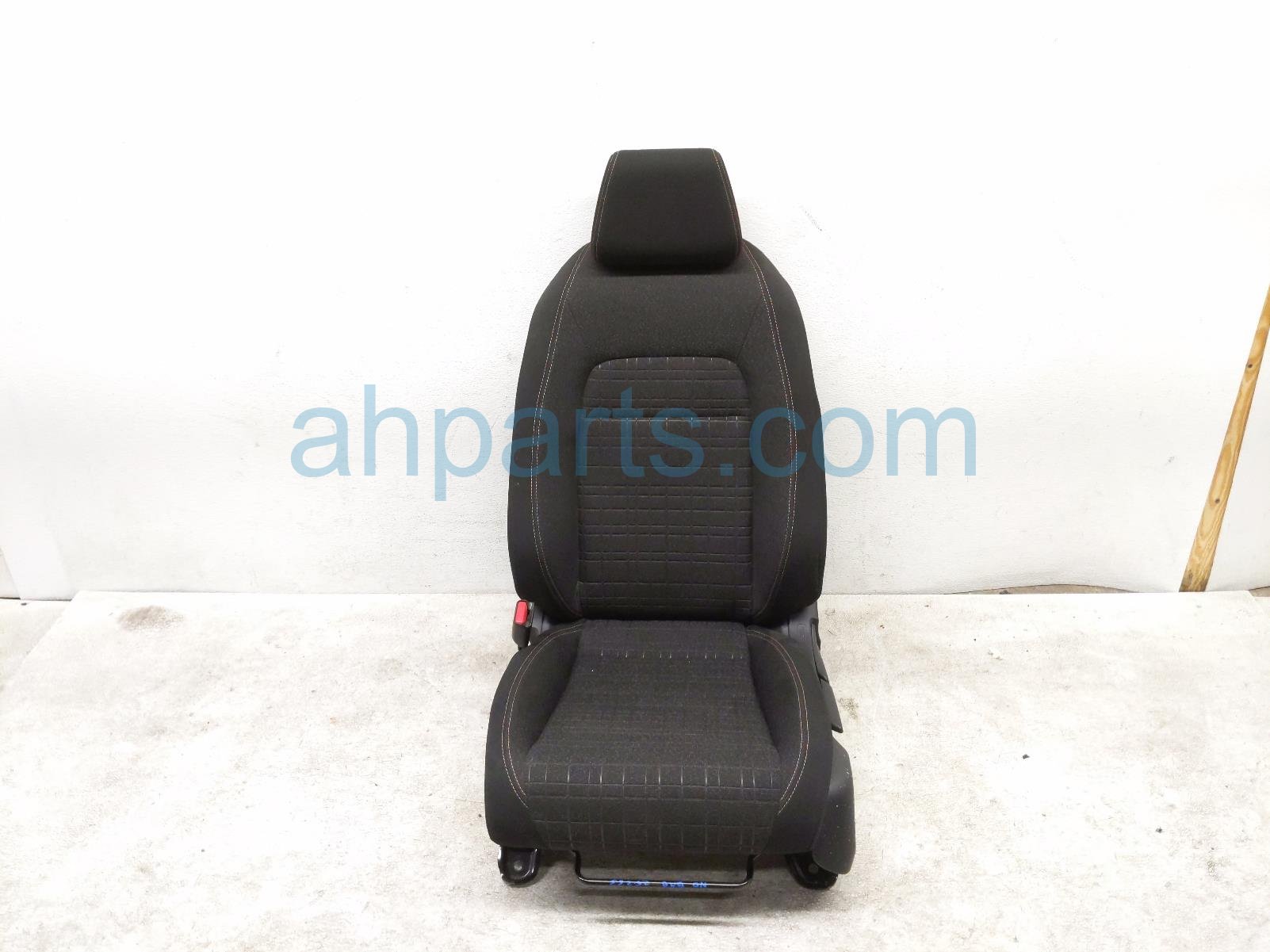 $225 Honda FR/LH SEAT - BLACK RED - W/O AIRBAG