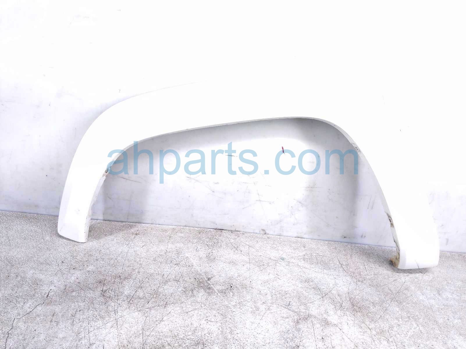 $99 Toyota FR/LH FENDER FLARE MOULDING - WHITE* $99 Toyota FR/LH FENDER FLARE MOULDING - WHITE*