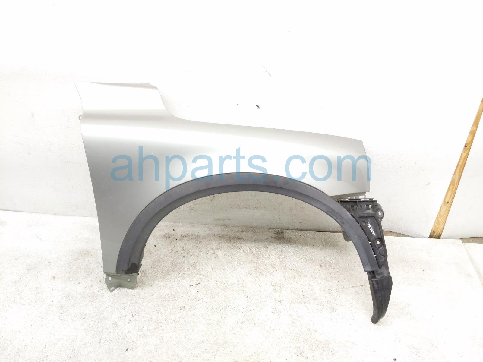 $100 Volvo RH FENDER W/ FLARE - GOLD $100 Volvo RH FENDER W/ FLARE - GOLD