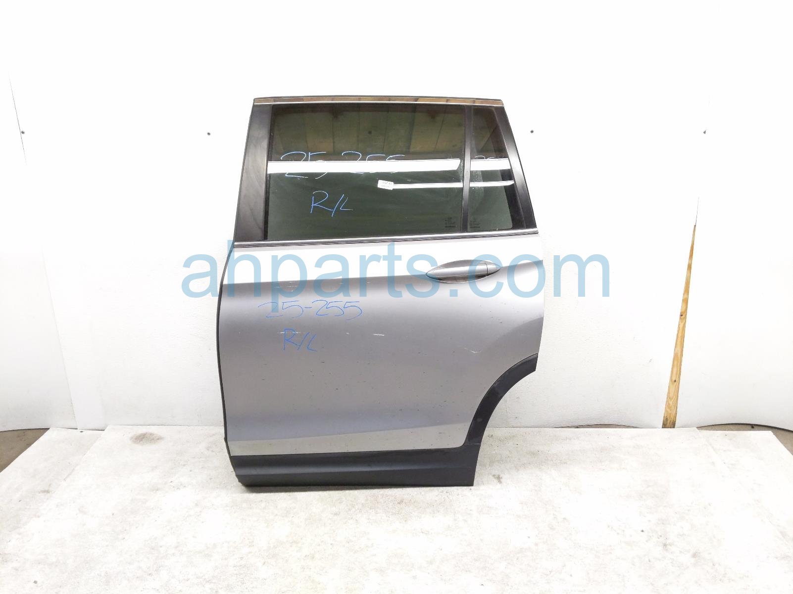 $895 Honda RR/LH DOOR - SILVER - NO INSIDE TRIM