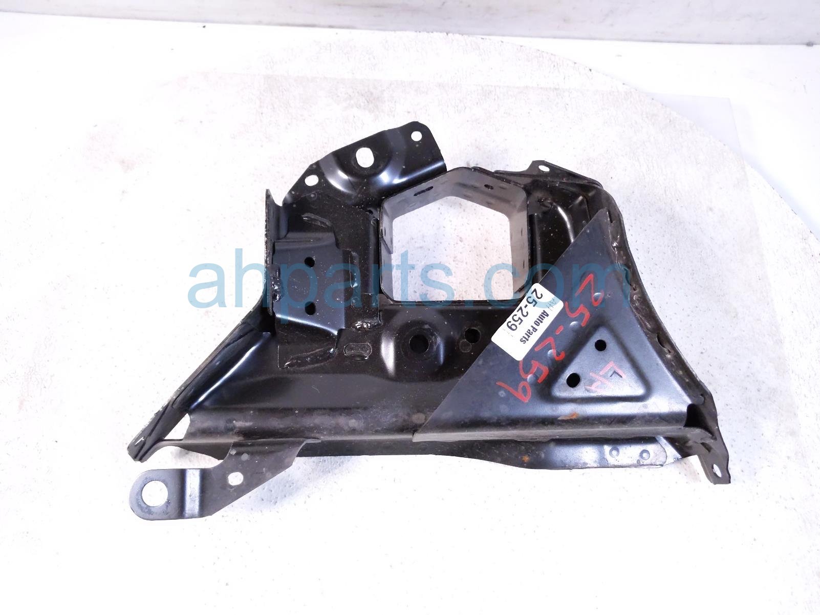 $195 Nissan FR/LH SUSPENSION SUPPORT BRACKET $195 Nissan FR/LH SUSPENSION SUPPORT BRACKET