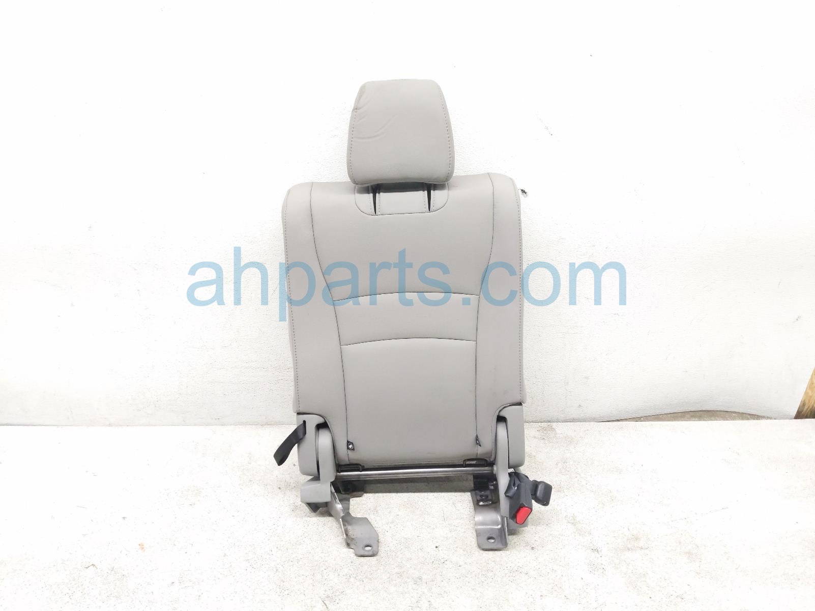 $85 Honda 3RD ROW UPPER RH SEAT - GREY LTHR $85 Honda 3RD ROW UPPER RH SEAT - GREY LTHR