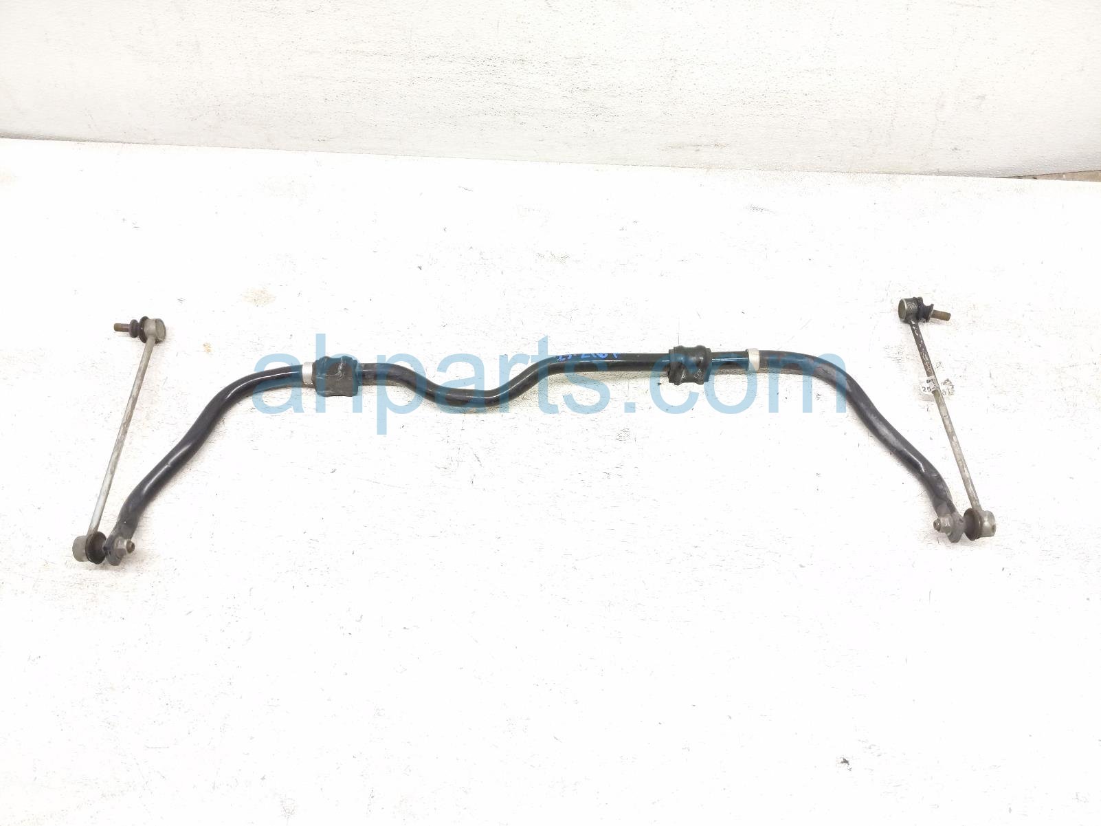 $75 Toyota FRONT STABILIZER / SWAY BAR W/LINKS
