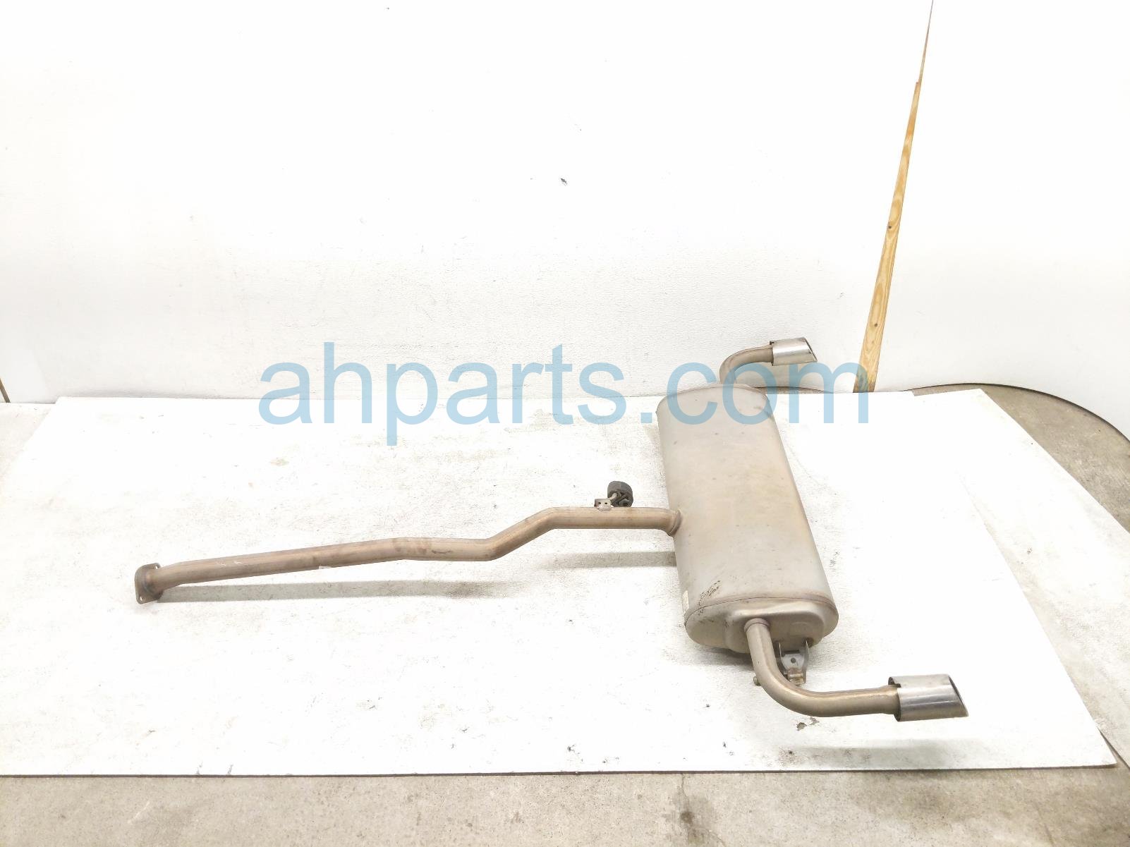 $275 Toyota REAR EXHAUST MUFFLER W/ PIPE ASSY $275 Toyota REAR EXHAUST MUFFLER W/ PIPE ASSY