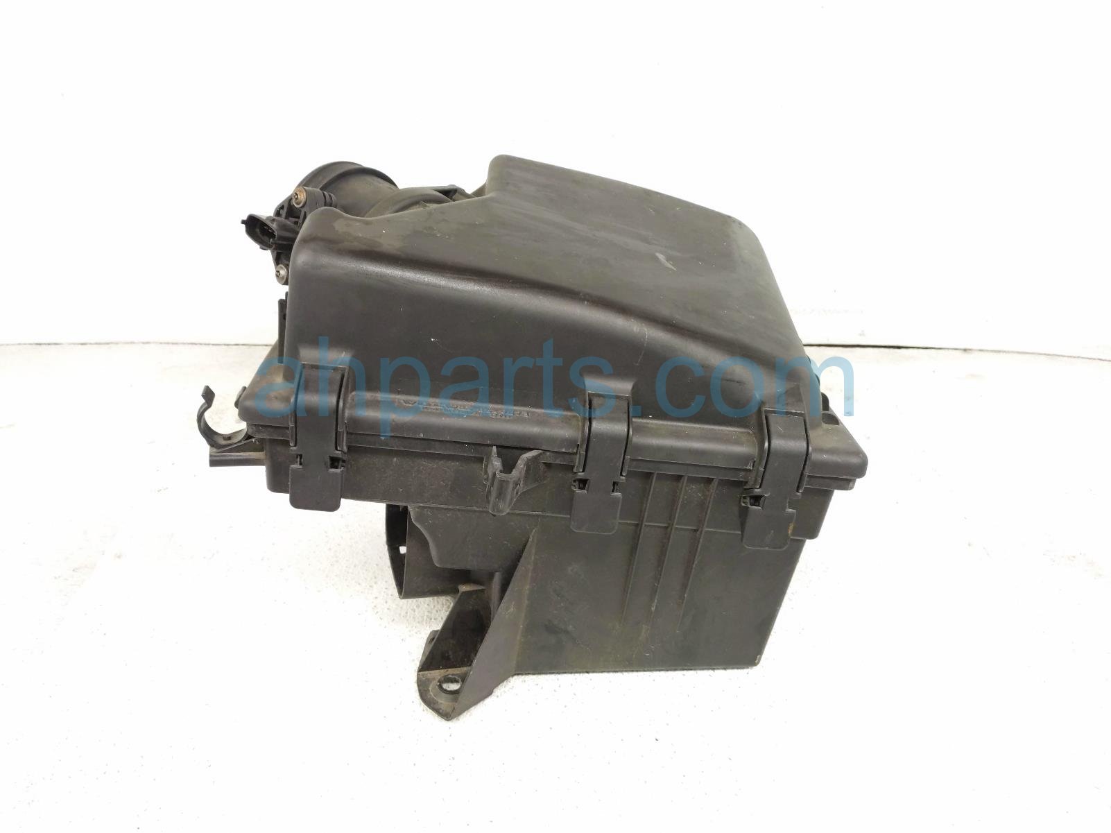 Volvo AIR CLEANER INTAKE BOX Volvo AIR CLEANER INTAKE BOX