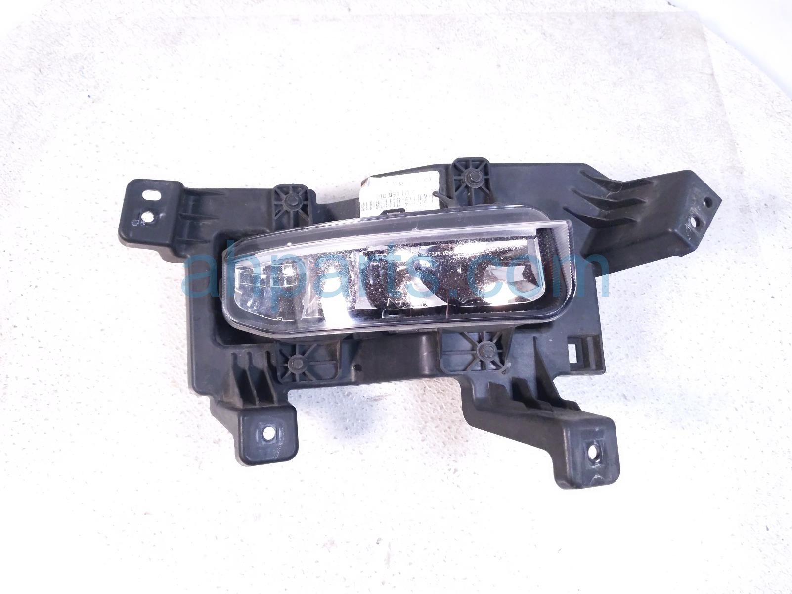 $125 Chrysler RH FOG LAMP / LIGHT - $125 Chrysler RH FOG LAMP / LIGHT -