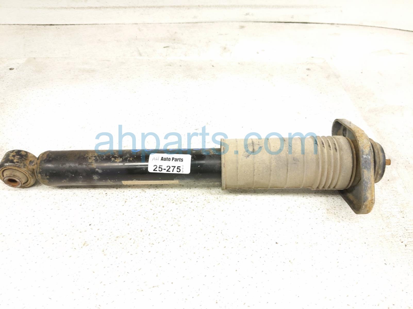$25 Nissan RR/RH SHOCK ABSORBER
