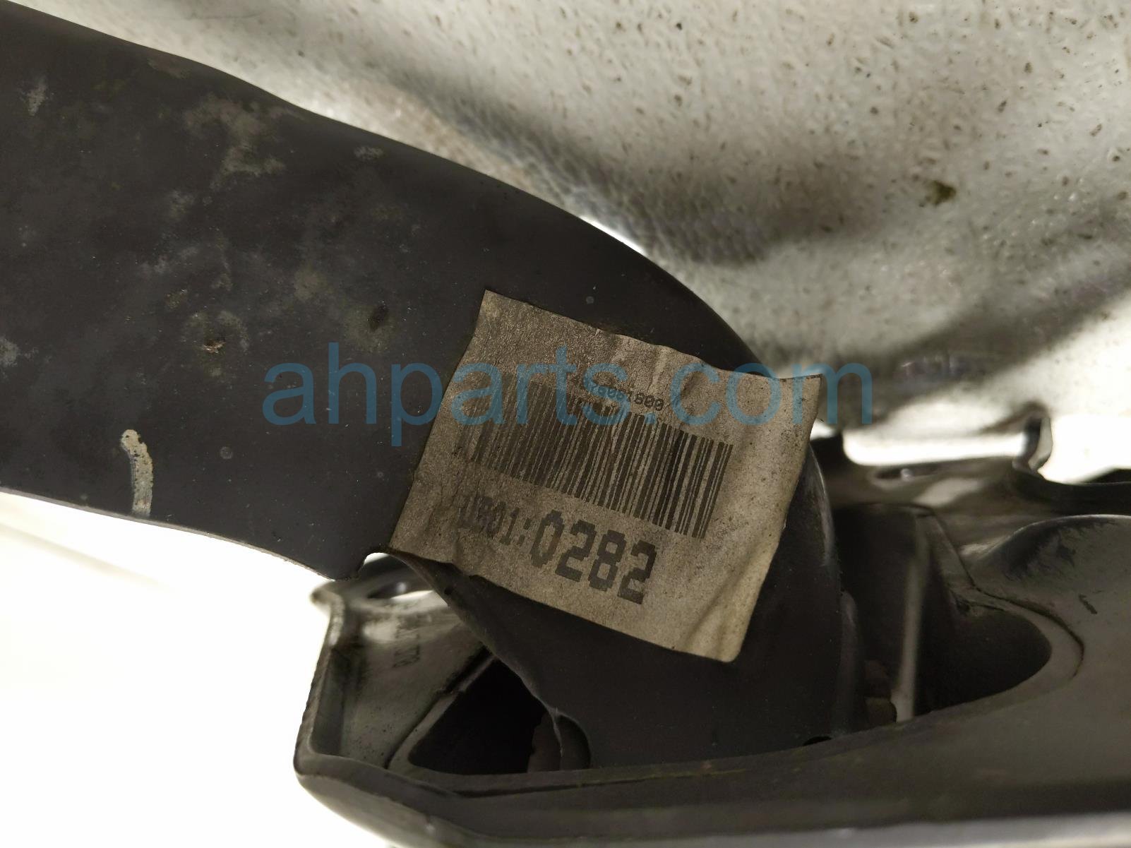 2018 BMW X1 Lower Control Rear Driver Trailing Arm + Spindle Hub 33 32 6 851 579 Replacement 2018 BMW X1 Lower Control Rear Driver Trailing Arm + Spindle Hub 33 32 6 851 579 Replacement thumbnail