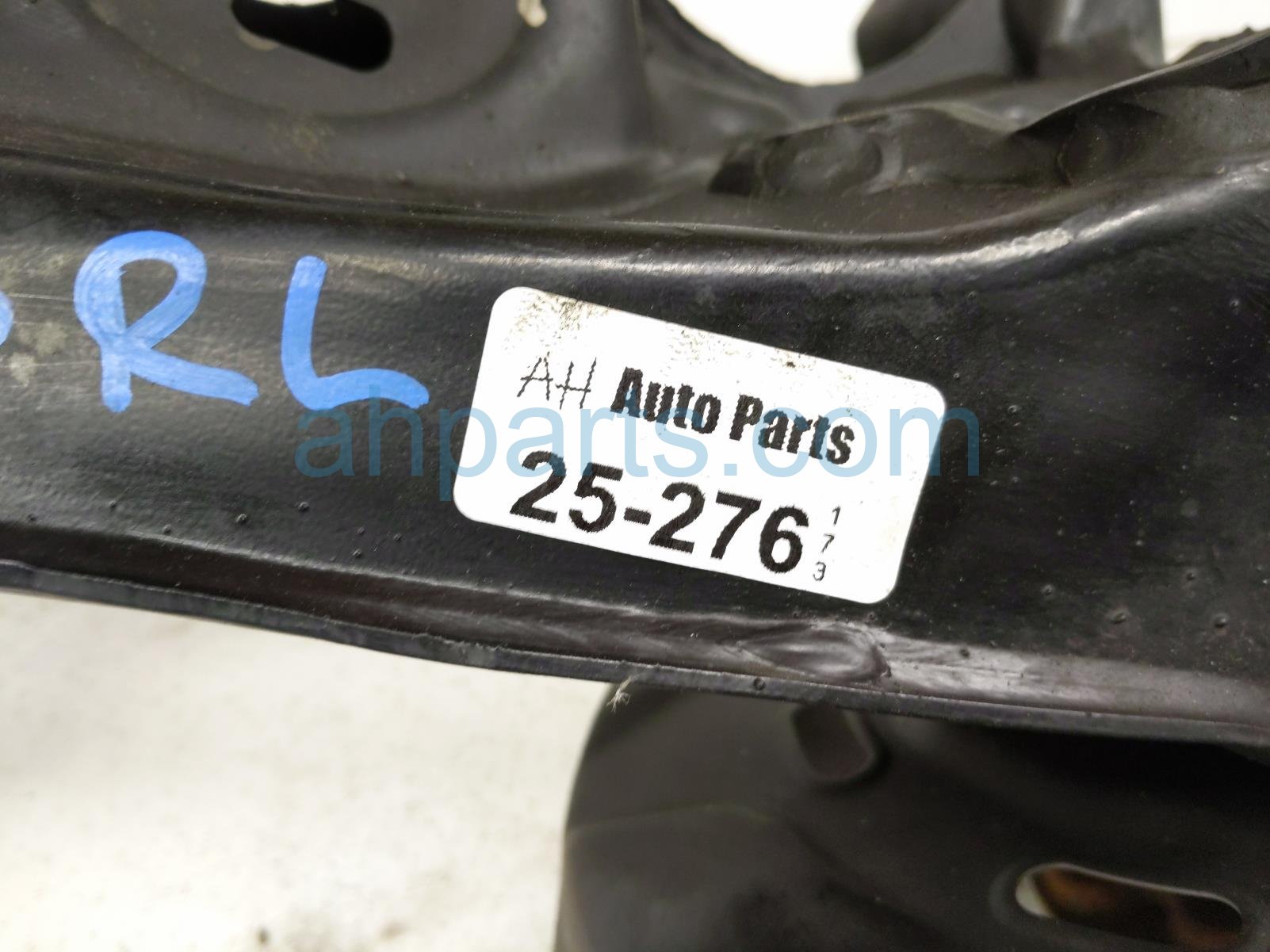 2018 BMW X1 Lower Control Rear Driver Trailing Arm + Spindle Hub 33 32 6 851 579 Replacement 2018 BMW X1 Lower Control Rear Driver Trailing Arm + Spindle Hub 33 32 6 851 579 Replacement thumbnail