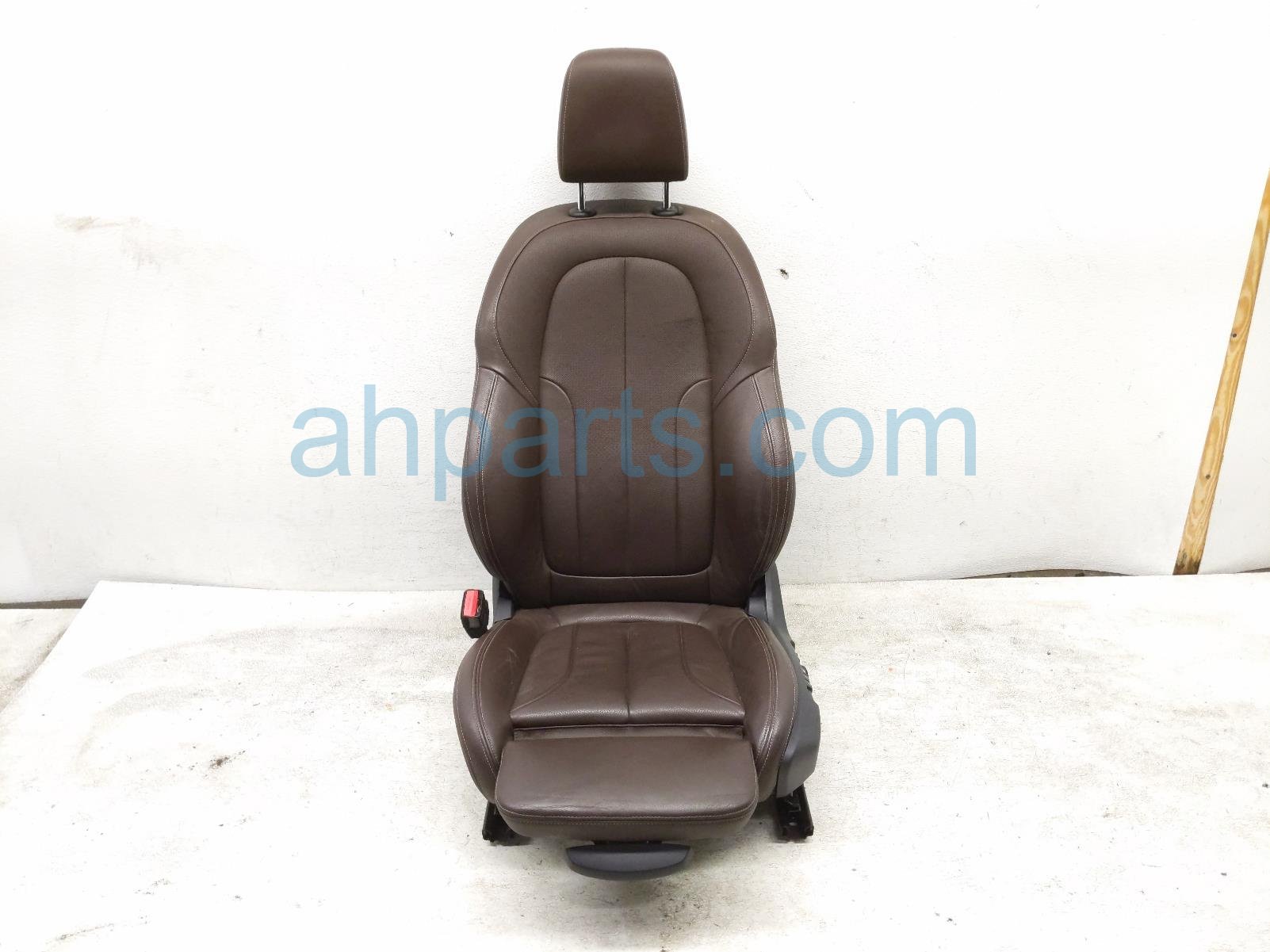 $350 BMW FR/LH SEAT - BROWN - W/ AIRBAG $350 BMW FR/LH SEAT - BROWN - W/ AIRBAG