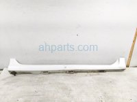 $225 Honda RH SIDE SKIRT / MOLDING - WHITE SDN $225 Honda RH SIDE SKIRT / MOLDING - WHITE SDN