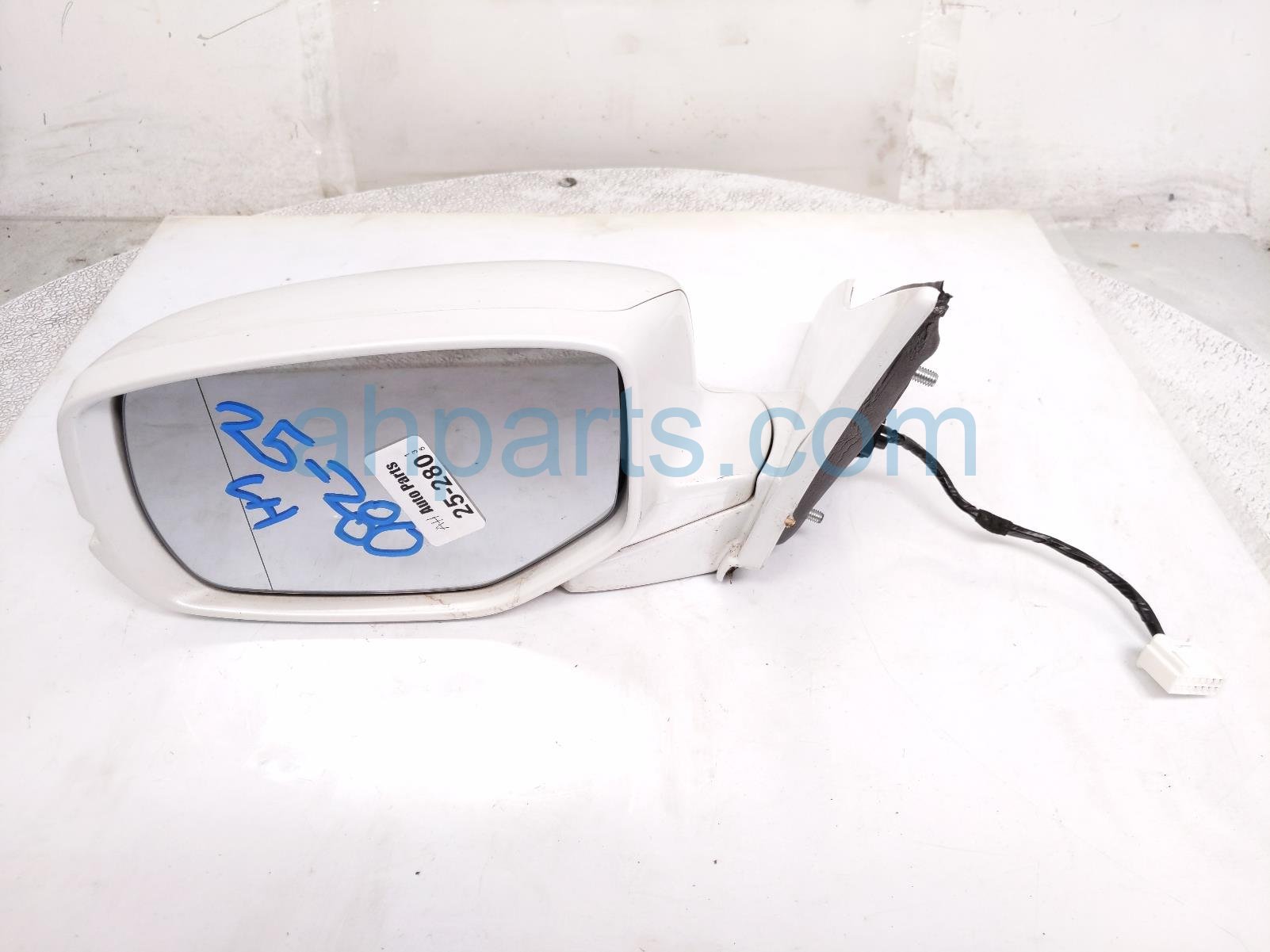 Honda LH SIDE VIEW MIRROR - WHITE Honda LH SIDE VIEW MIRROR - WHITE