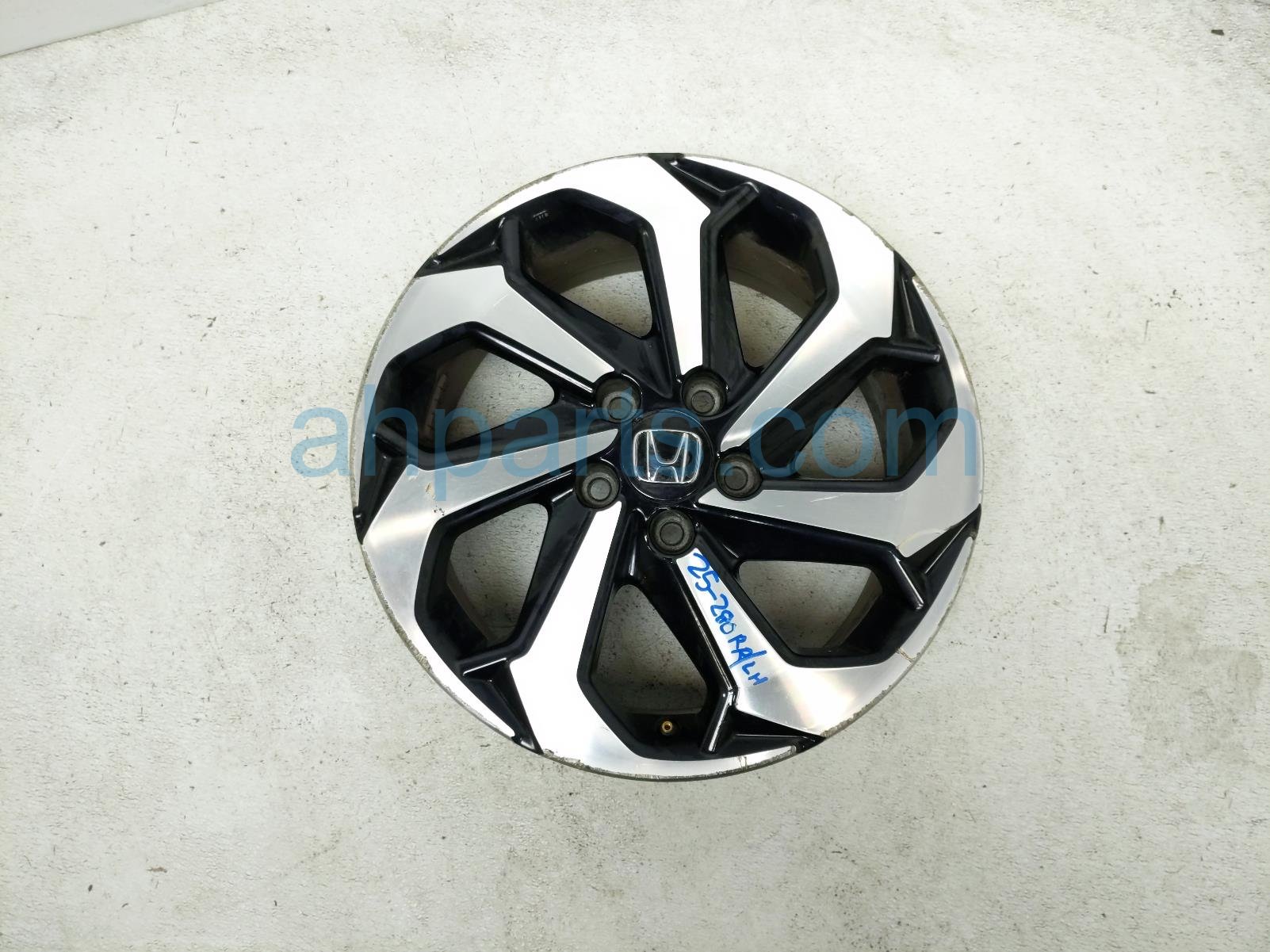 Honda RR/LH WHEEL / RIM - SOME CURB