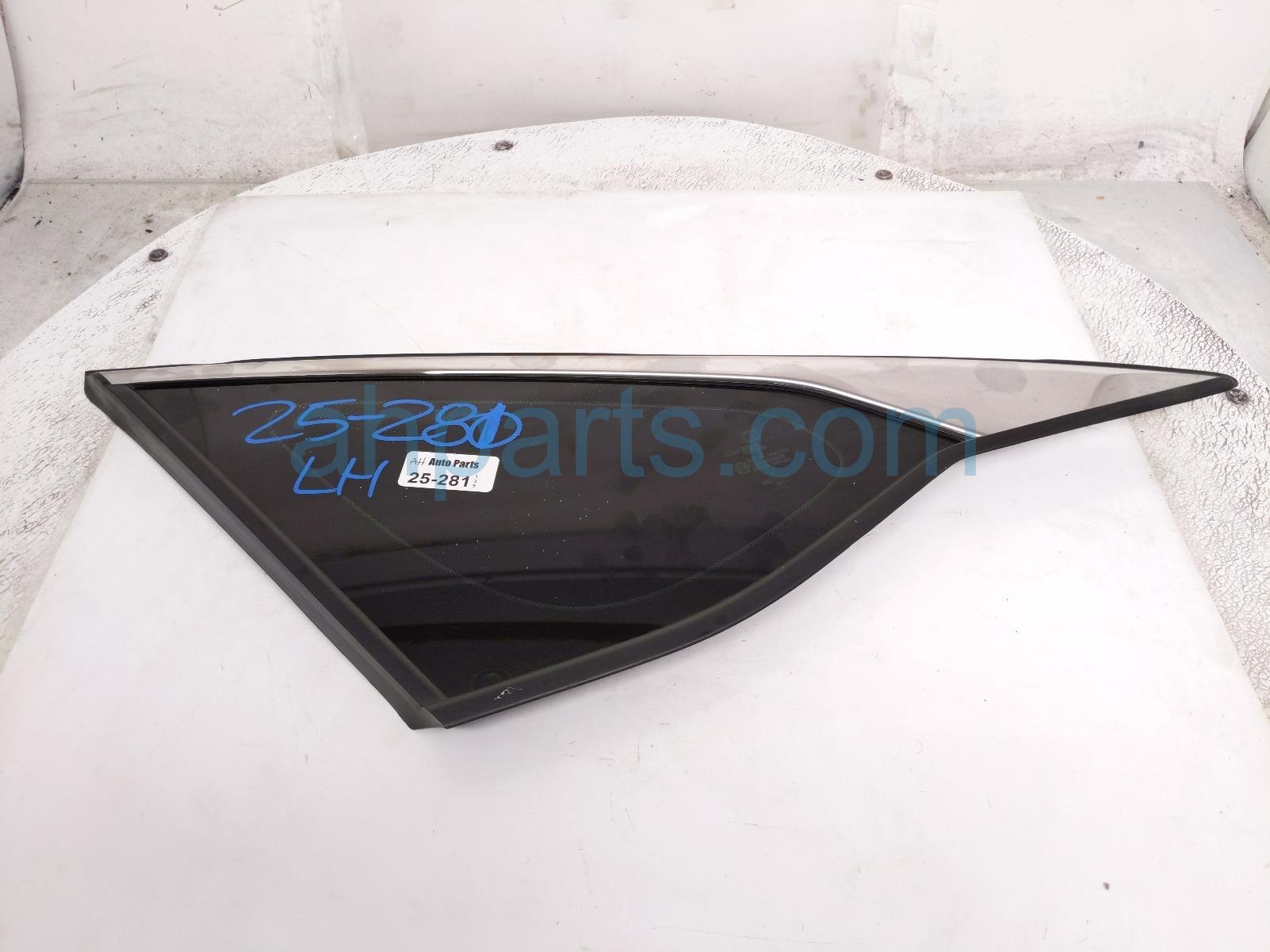 Honda LH QUARTER WINDOW GLASS Honda LH QUARTER WINDOW GLASS