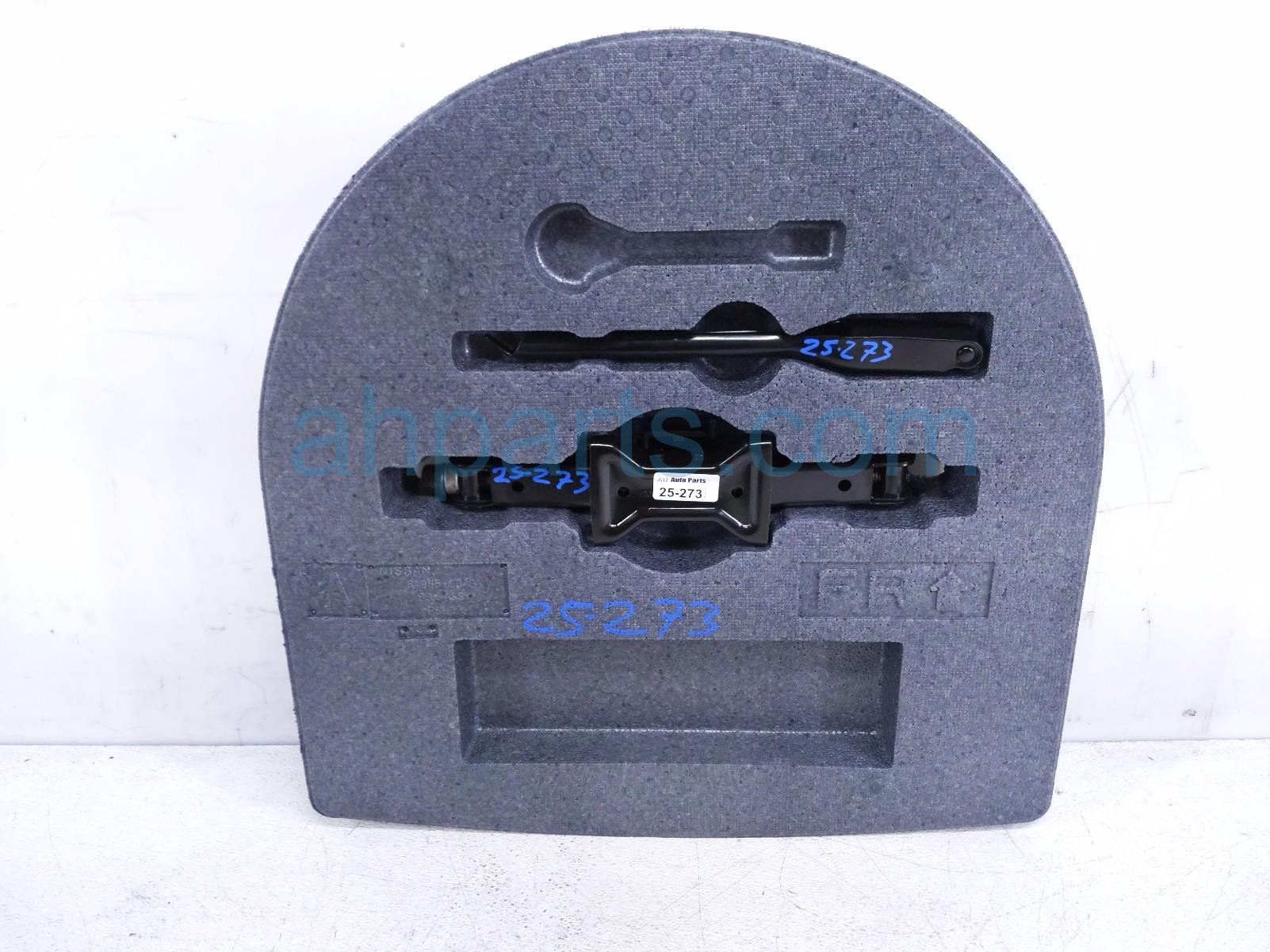 Nissan JACK TOOLS & FOAM HOLDER ASSY Nissan JACK TOOLS & FOAM HOLDER ASSY