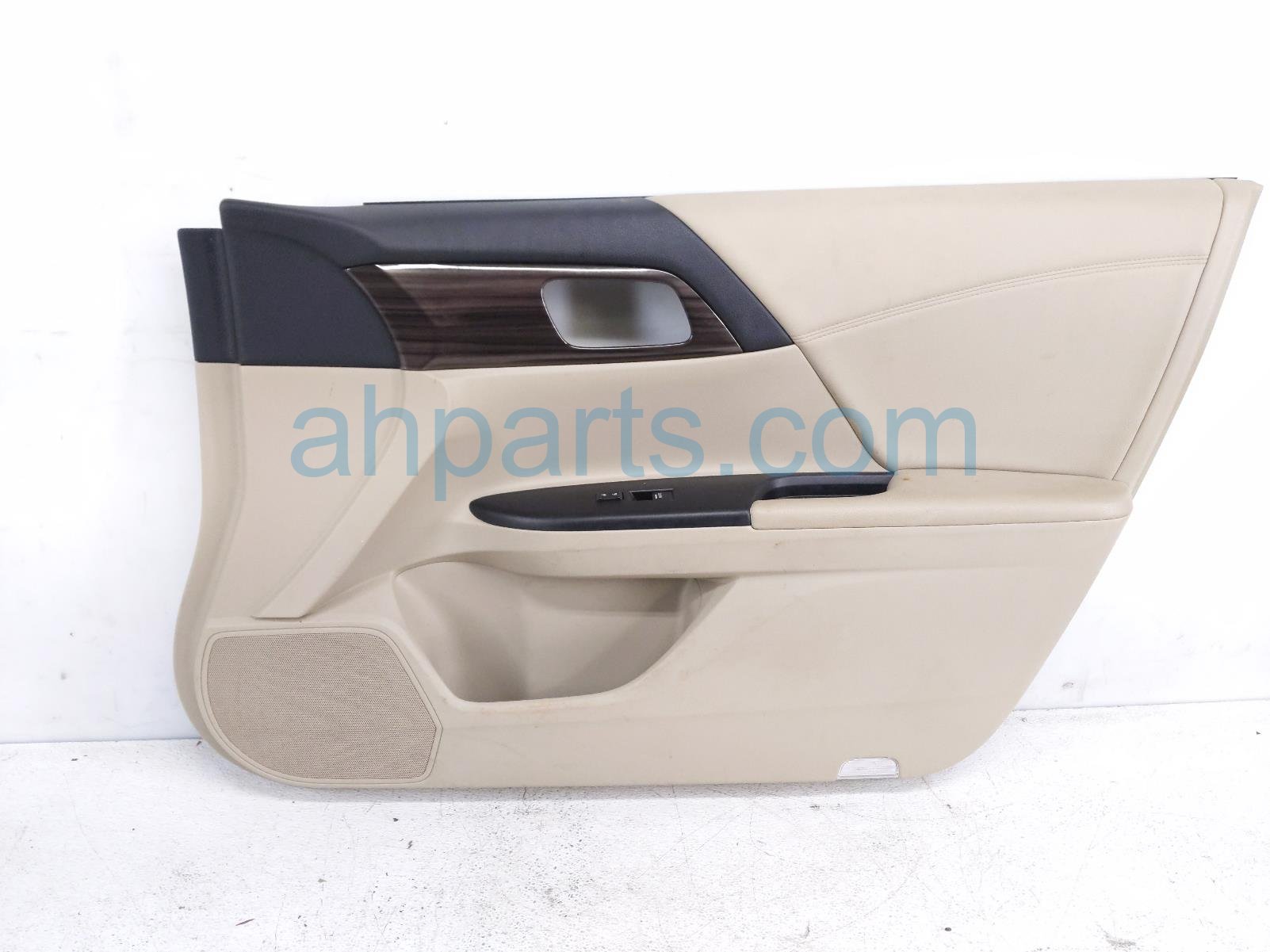 $150 Honda FR/RH INTERIOR DOOR PANEL - TAN EXL $150 Honda FR/RH INTERIOR DOOR PANEL - TAN EXL