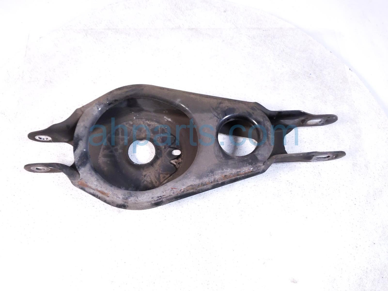 $30 Chrysler RR/LH SPRING SEAT LOWER CONTROL ARM $30 Chrysler RR/LH SPRING SEAT LOWER CONTROL ARM