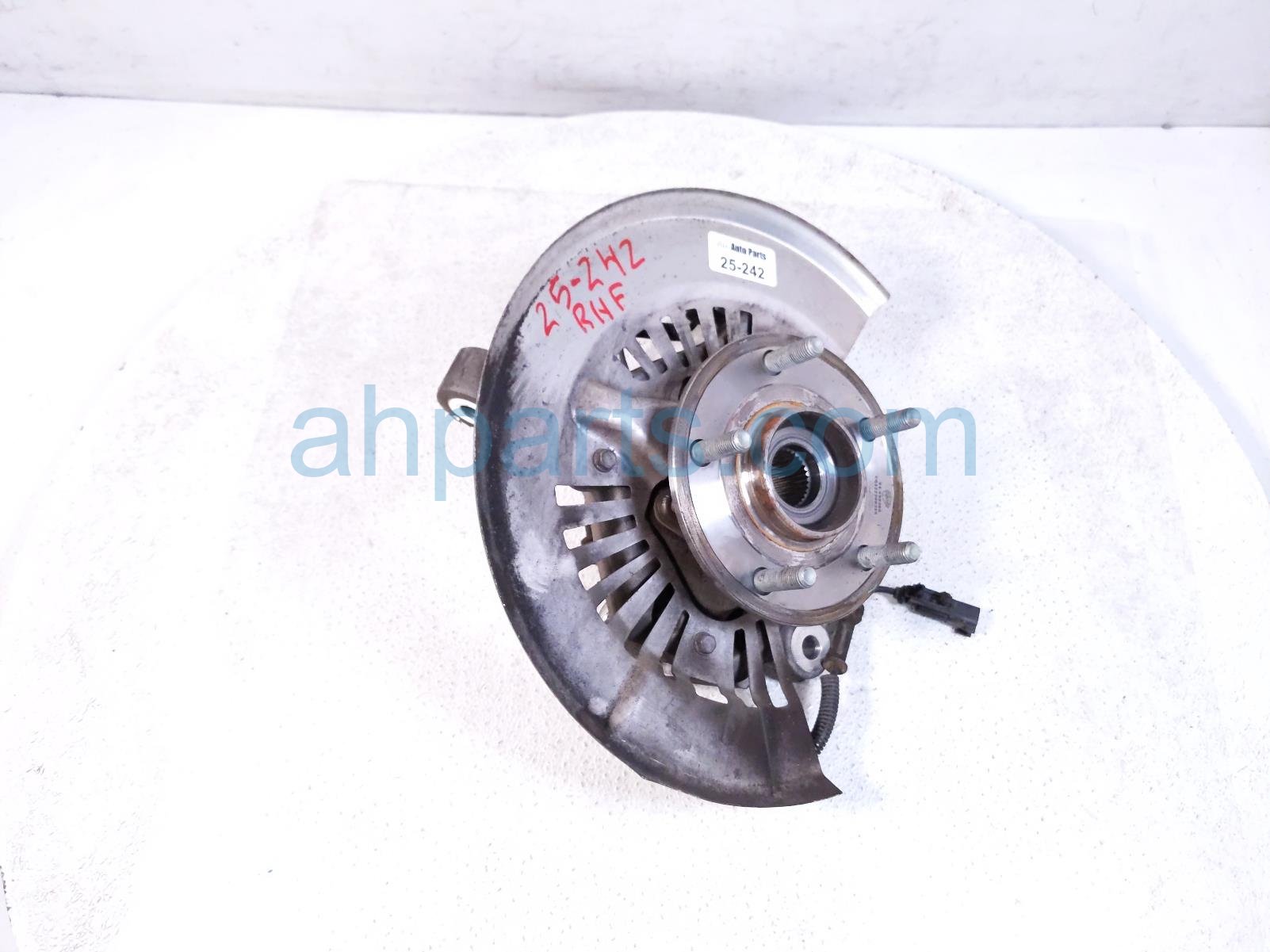 $75 Chrysler FR/RH SPINDLE KNUCKLE HUB $75 Chrysler FR/RH SPINDLE KNUCKLE HUB