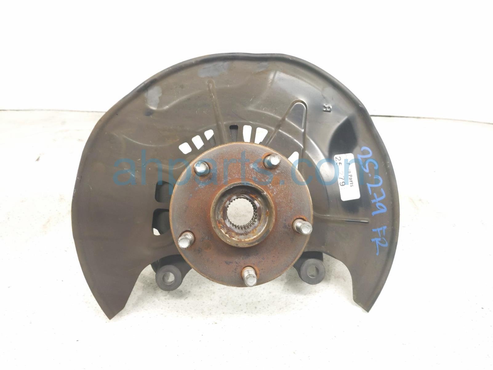 Lexus FR/RH SPINDLE KNUCKLE HUB