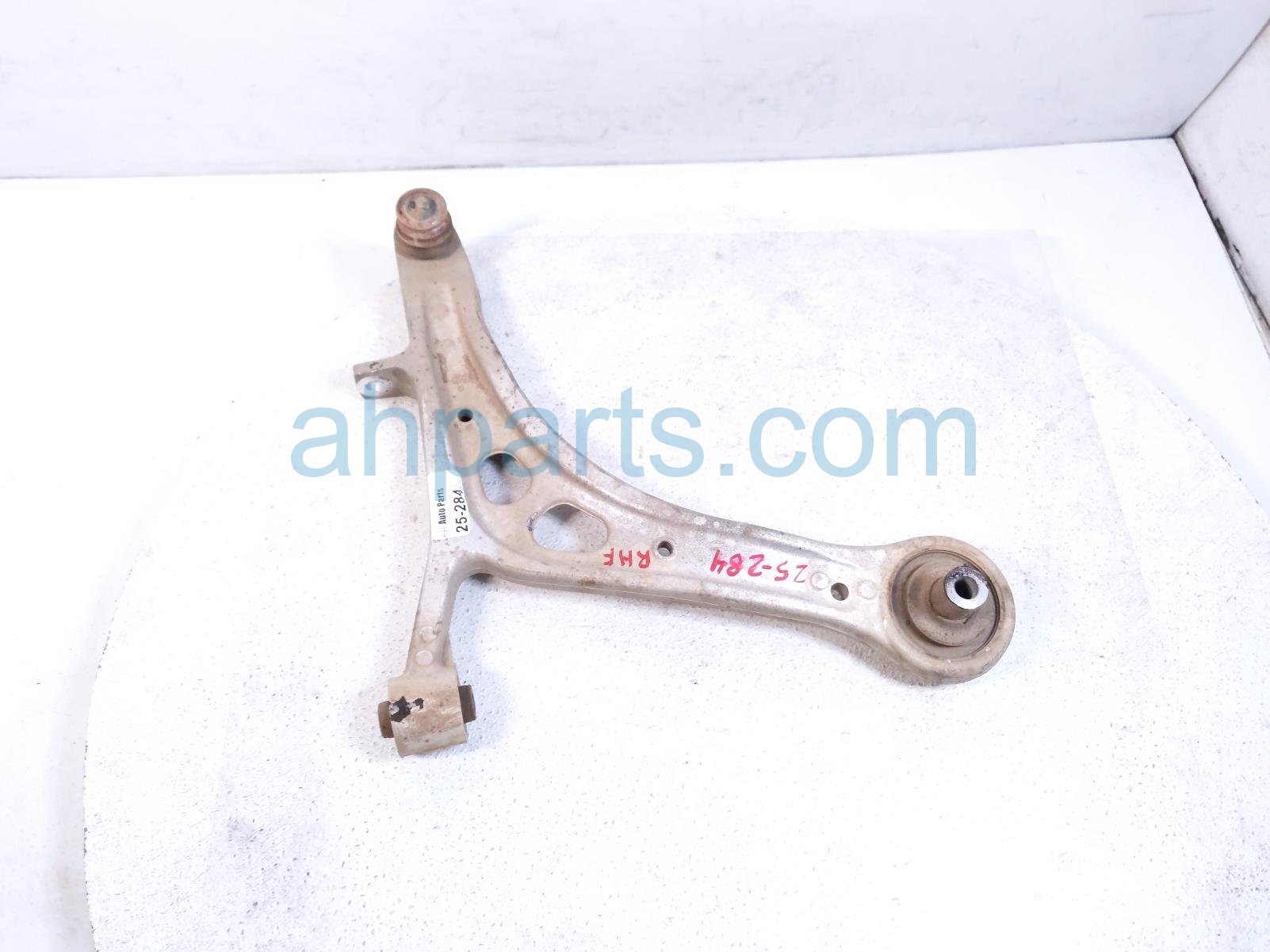 Subaru FR/RH LOWER CONTROL ARM Subaru FR/RH LOWER CONTROL ARM