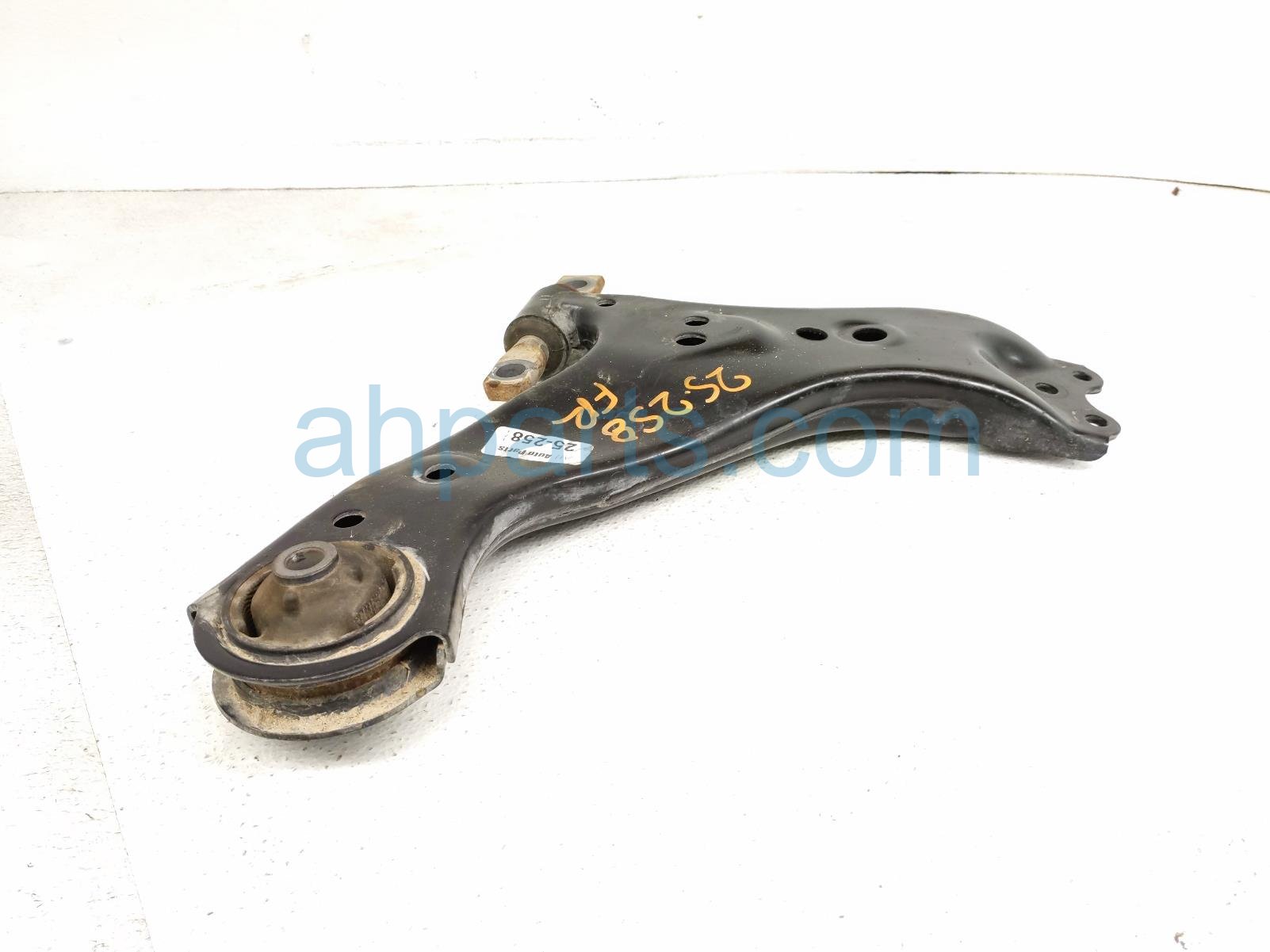 $130 Toyota FR/RH LOWER CONTROL ARM