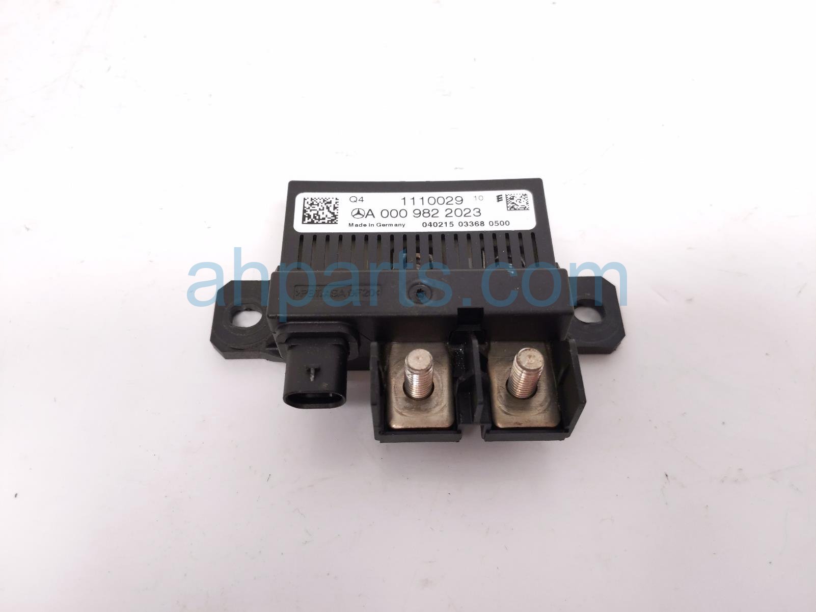 Mercedes BATTERY FUSE / RELAY BOX - REAR MTD Mercedes BATTERY FUSE / RELAY BOX - REAR MTD