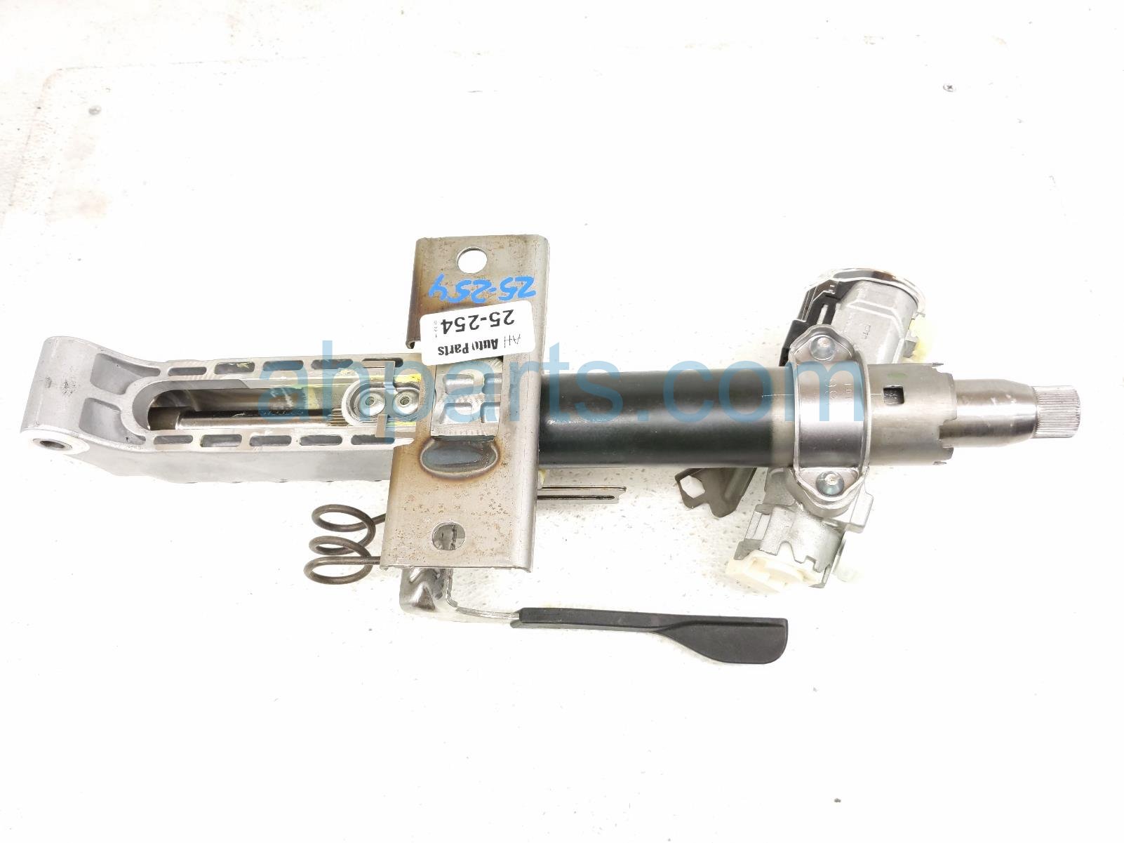 $99 Toyota STEERING COLUMN W/ IGNITION