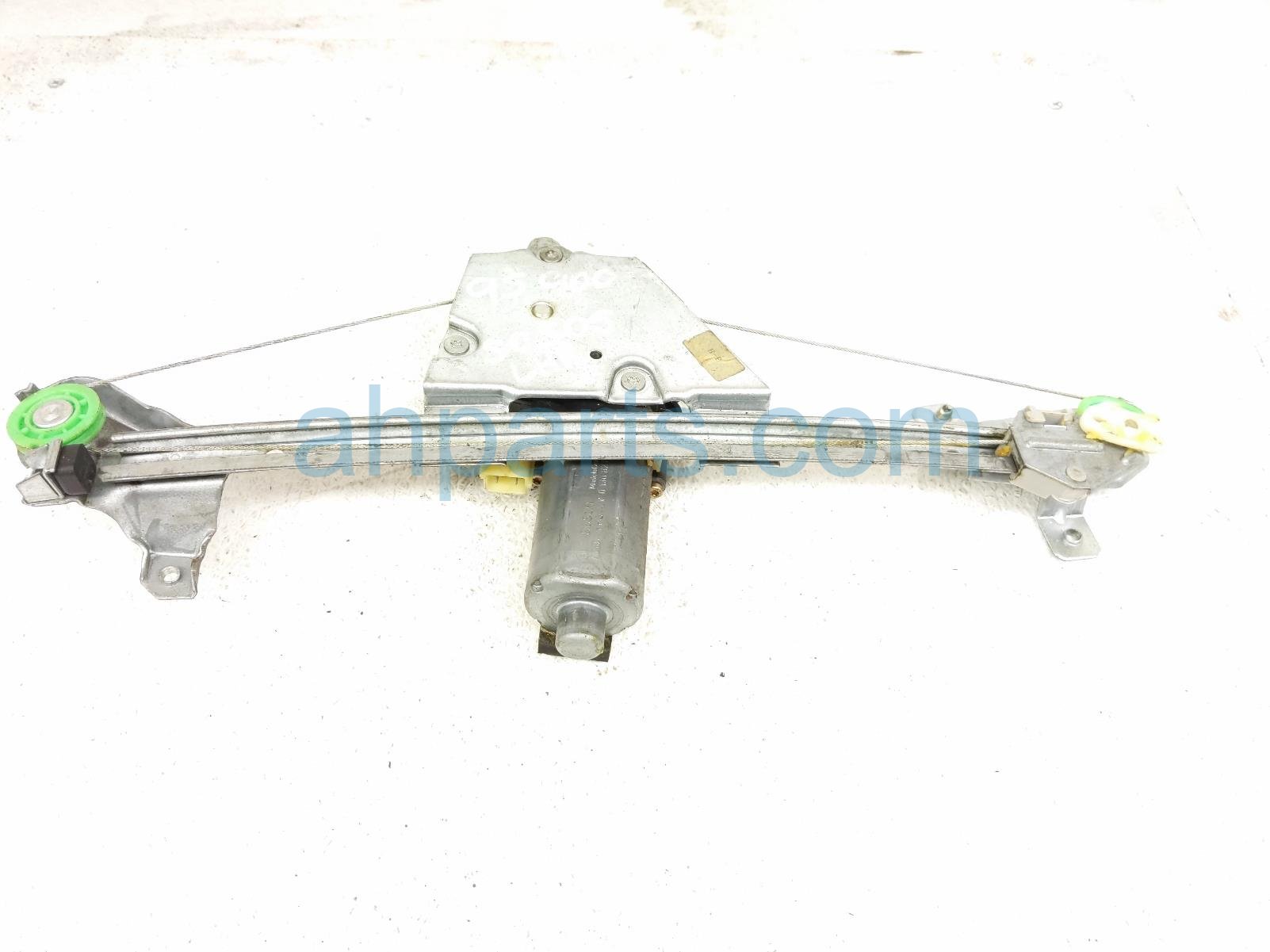 1995 Saab 900 Rear Driver Window Regulator & Motor 32019527 Replacement 1995 Saab 900 Rear Driver Window Regulator & Motor 32019527 Replacement thumbnail