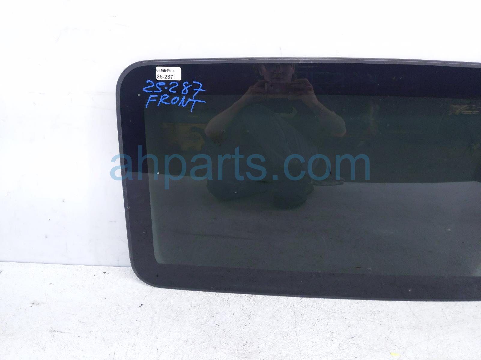 Kia SUN ROOF GLASS WINDOW Kia SUN ROOF GLASS WINDOW