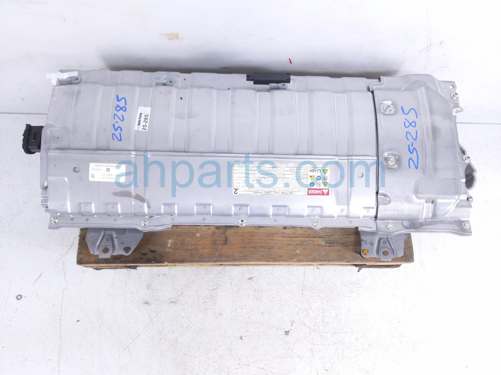 Toyota HYBRID BATTERY - 41K MI Toyota HYBRID BATTERY - 41K MI