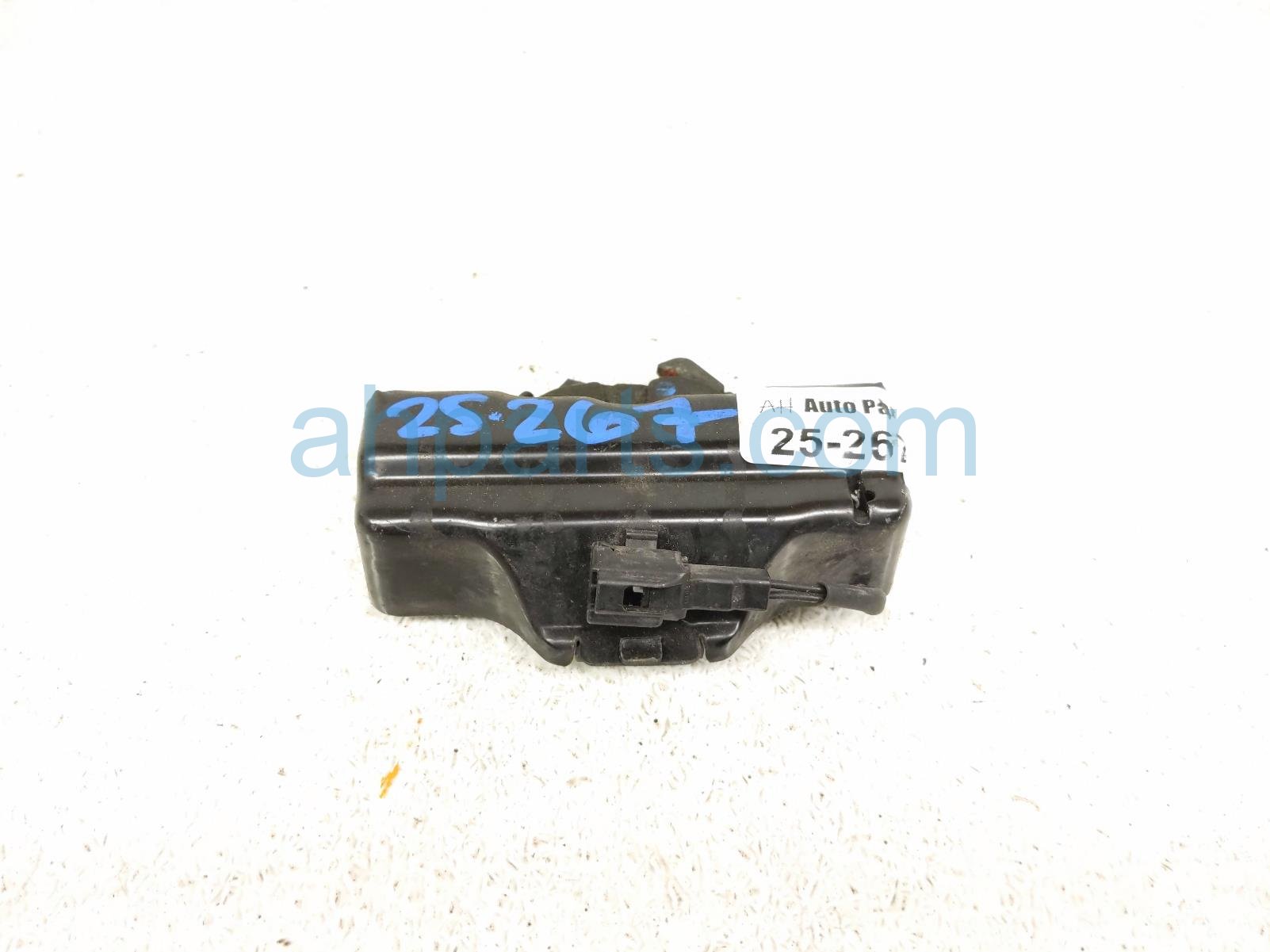 $39 Lexus HOOD LOCK / LATCH ASSY