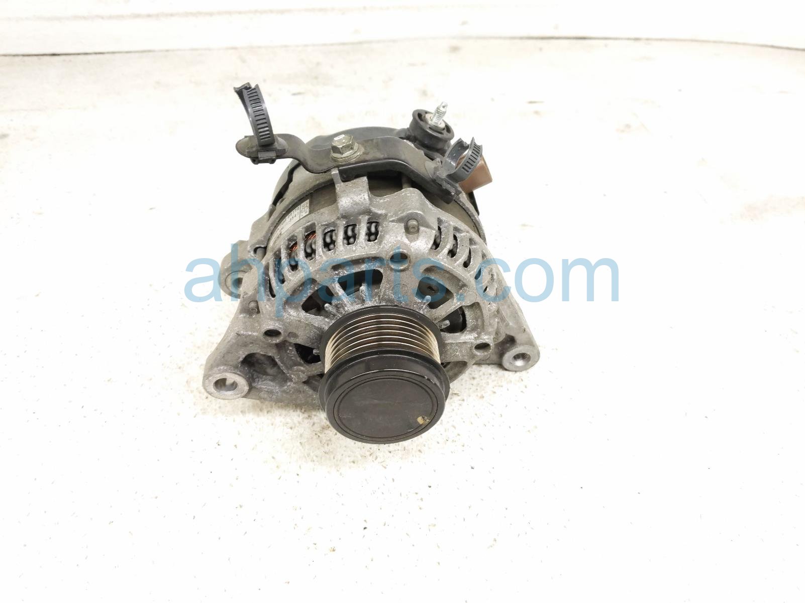 $85 Toyota ALTERNATOR / GENERATOR