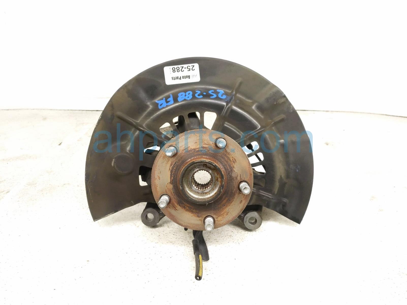 Toyota FR/RH SPINDLE KNUCKLE HUB
