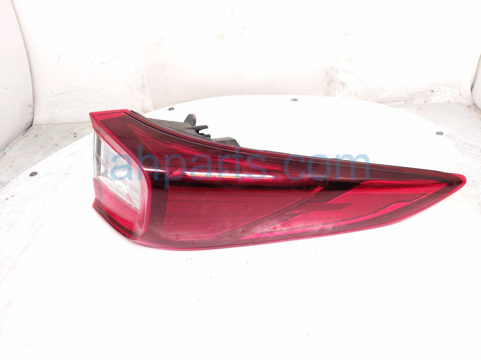 Acura RH TAIL LAMP (ON BODY)
