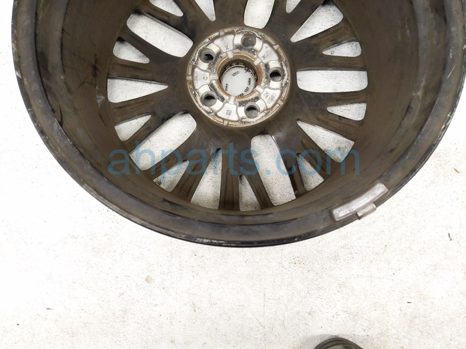 2018 Toyota Camry Front Driver Wheel / Rim 42611 06E10 Replacement 2018 Toyota Camry Front Driver Wheel / Rim 42611 06E10 Replacement thumbnail