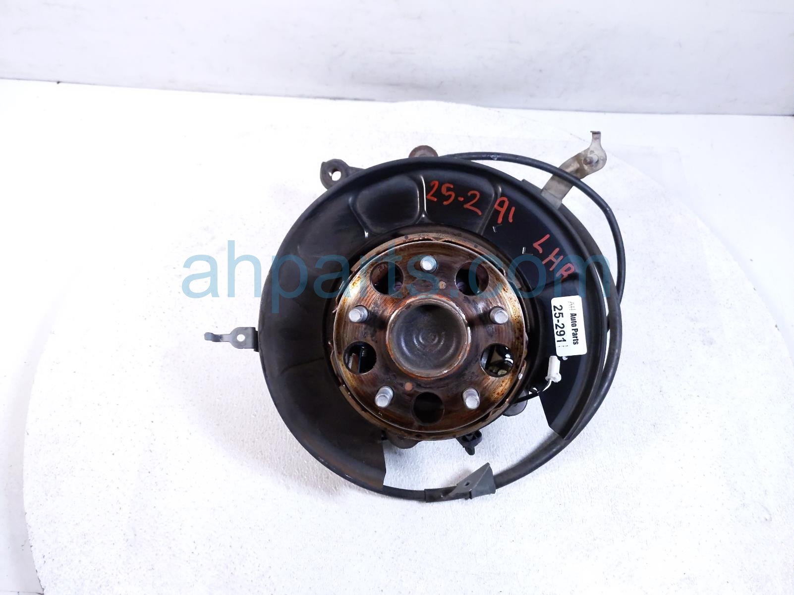 Toyota RR/LH SPINDLE KNUCKLE HUB