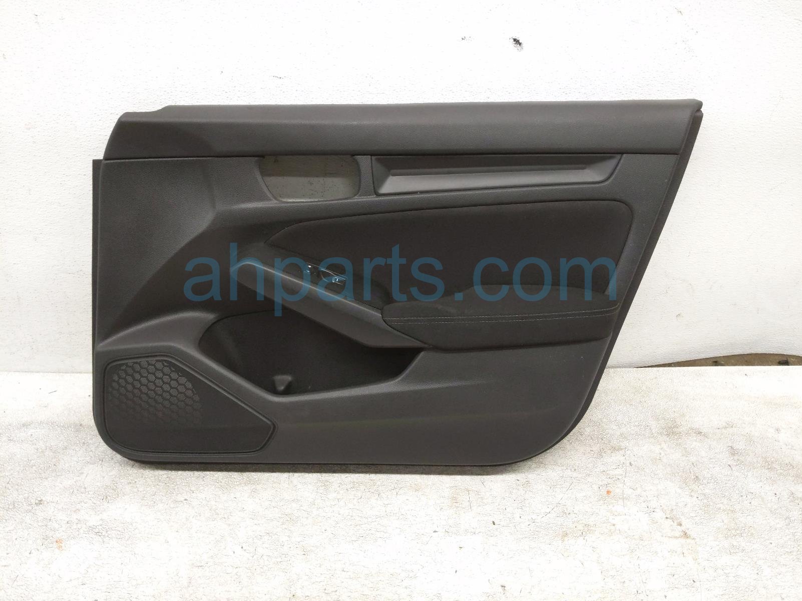 Honda FR/RH INTERIOR DOOR PANEL - BLACK Honda FR/RH INTERIOR DOOR PANEL - BLACK