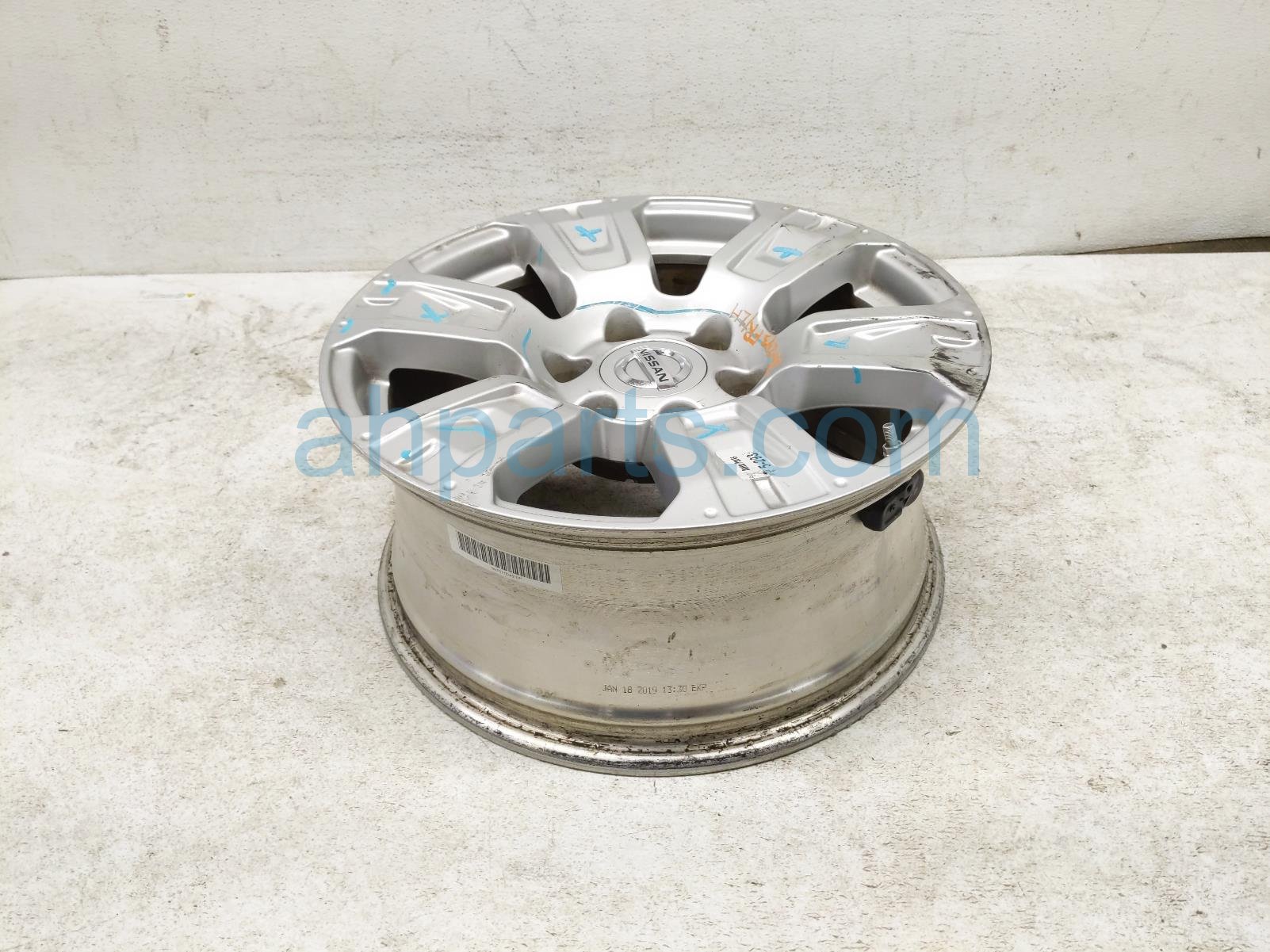 $75 Nissan FR/LH WHEEL / RIM