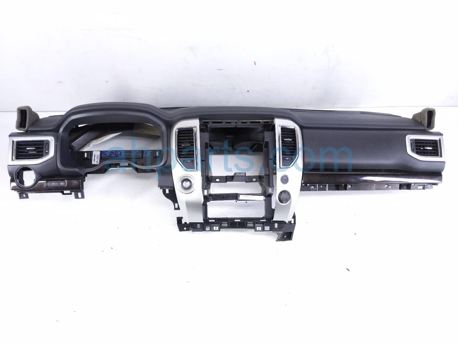 Nissan DASHBOARD W/ AIRBAG Nissan DASHBOARD W/ AIRBAG