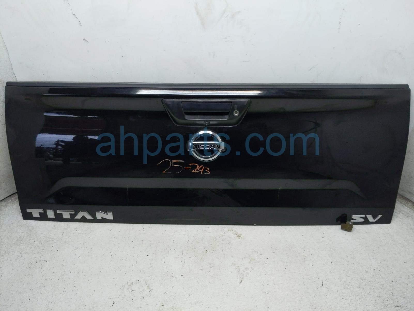 2019 Nissan Titan Deck Trunk Lid Lift Gate / Tail Gate Black 93400 EZ01A Replacement 2019 Nissan Titan Deck Trunk Lid Lift Gate / Tail Gate Black 93400 EZ01A Replacement thumbnail