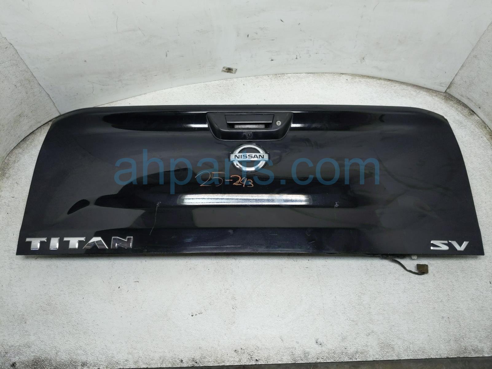 2019 Nissan Titan Deck Trunk Lid Lift Gate / Tail Gate Black 93400 EZ01A Replacement 2019 Nissan Titan Deck Trunk Lid Lift Gate / Tail Gate Black 93400 EZ01A Replacement thumbnail