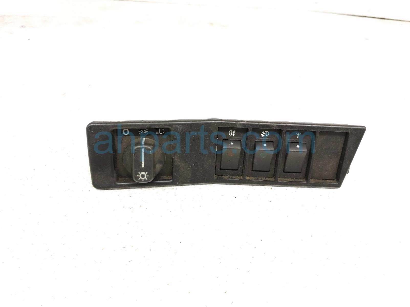 $99 Volvo HEADLAMP & DIMMER PANEL - DASH $99 Volvo HEADLAMP & DIMMER PANEL - DASH