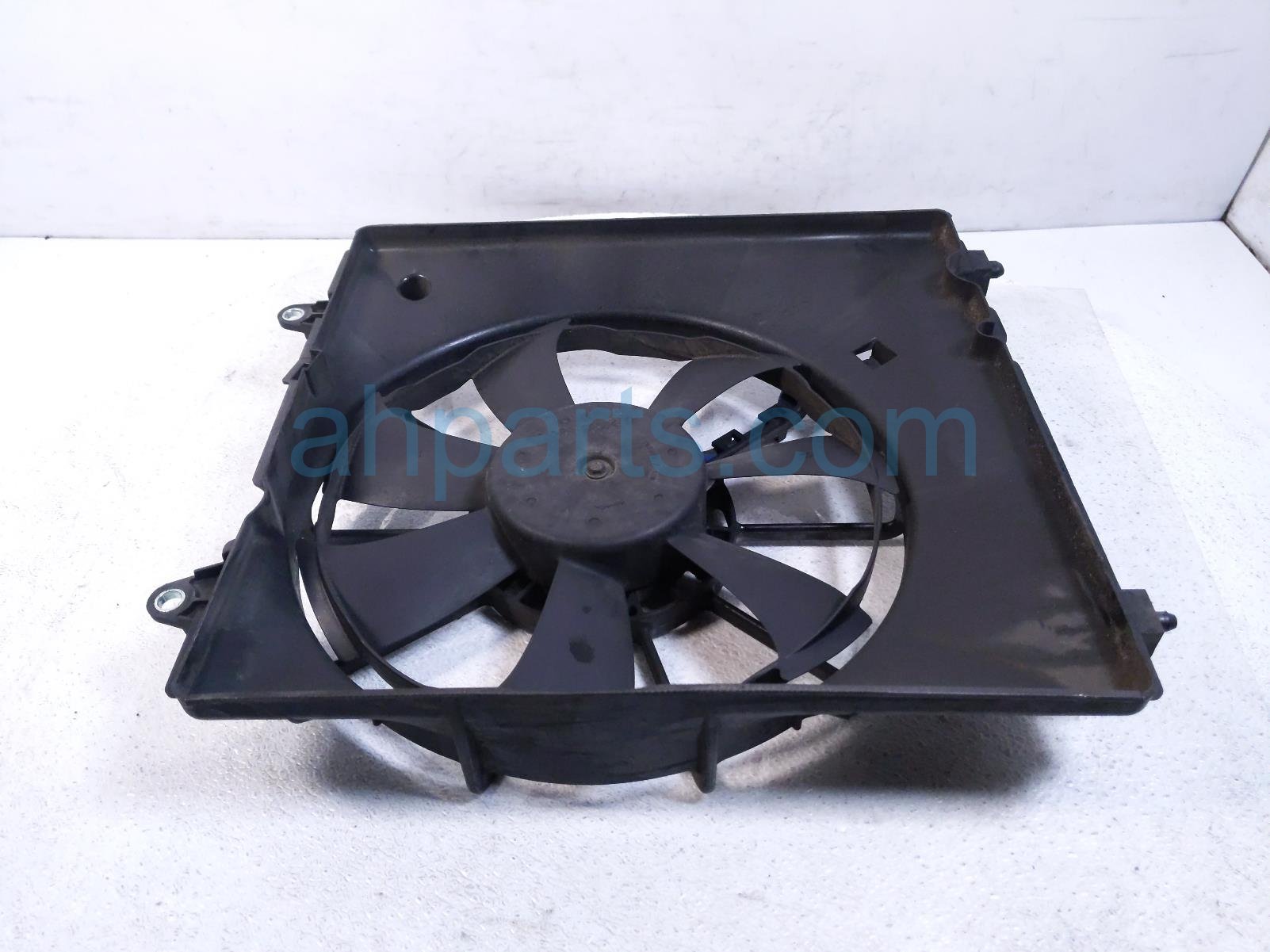 Honda AC CONDENSER FAN ASSEMBLY