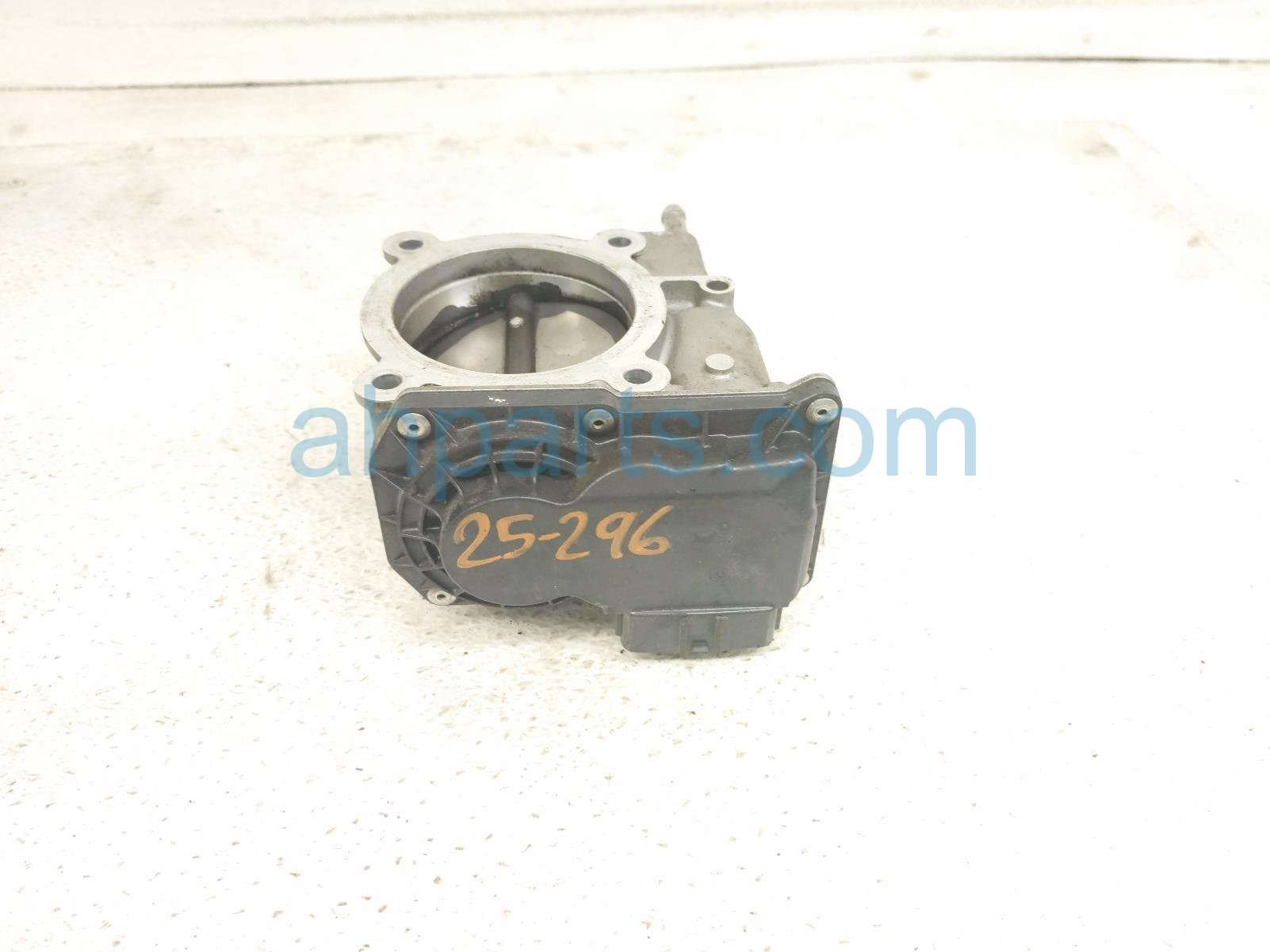 Toyota THROTTLE BODY Toyota THROTTLE BODY