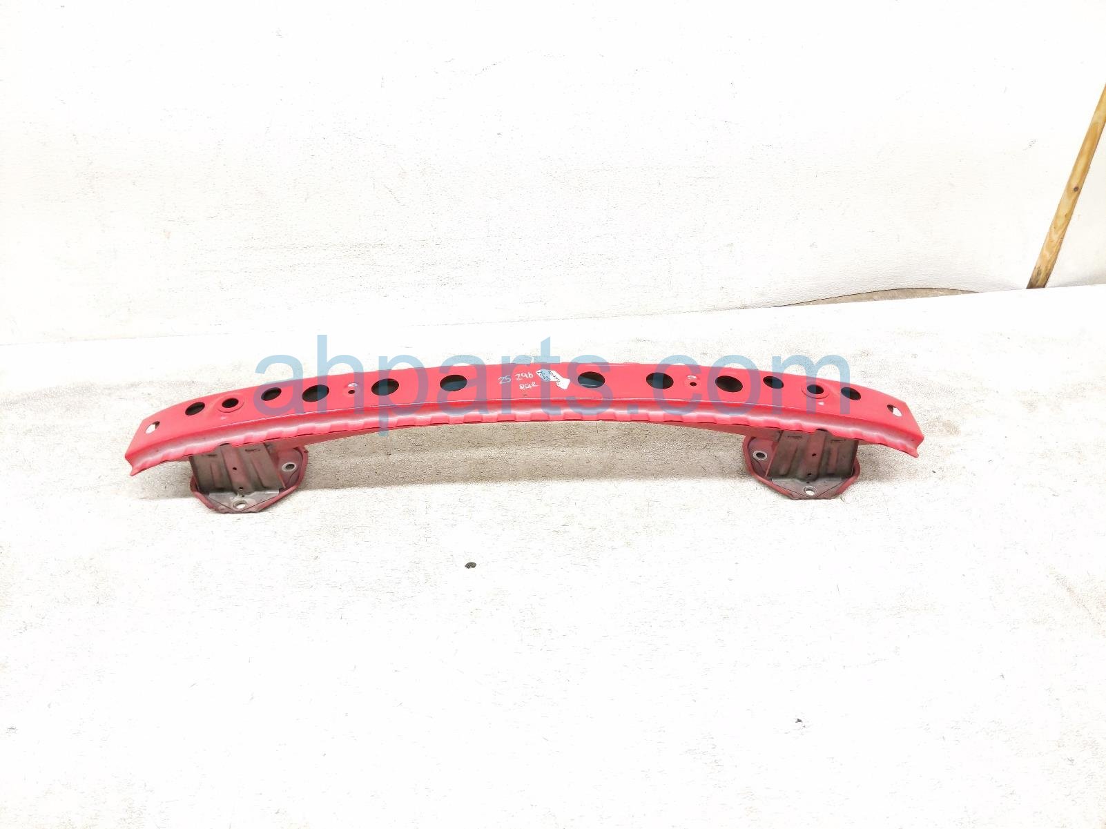 Toyota REAR BUMPER REINFORCEMENT BAR Toyota REAR BUMPER REINFORCEMENT BAR