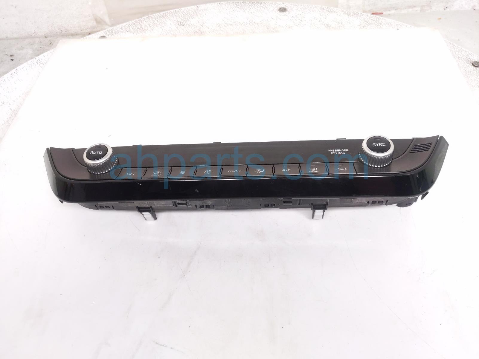 Kia HEATER/AC CONTROL(ON DASH) Kia HEATER/AC CONTROL(ON DASH)