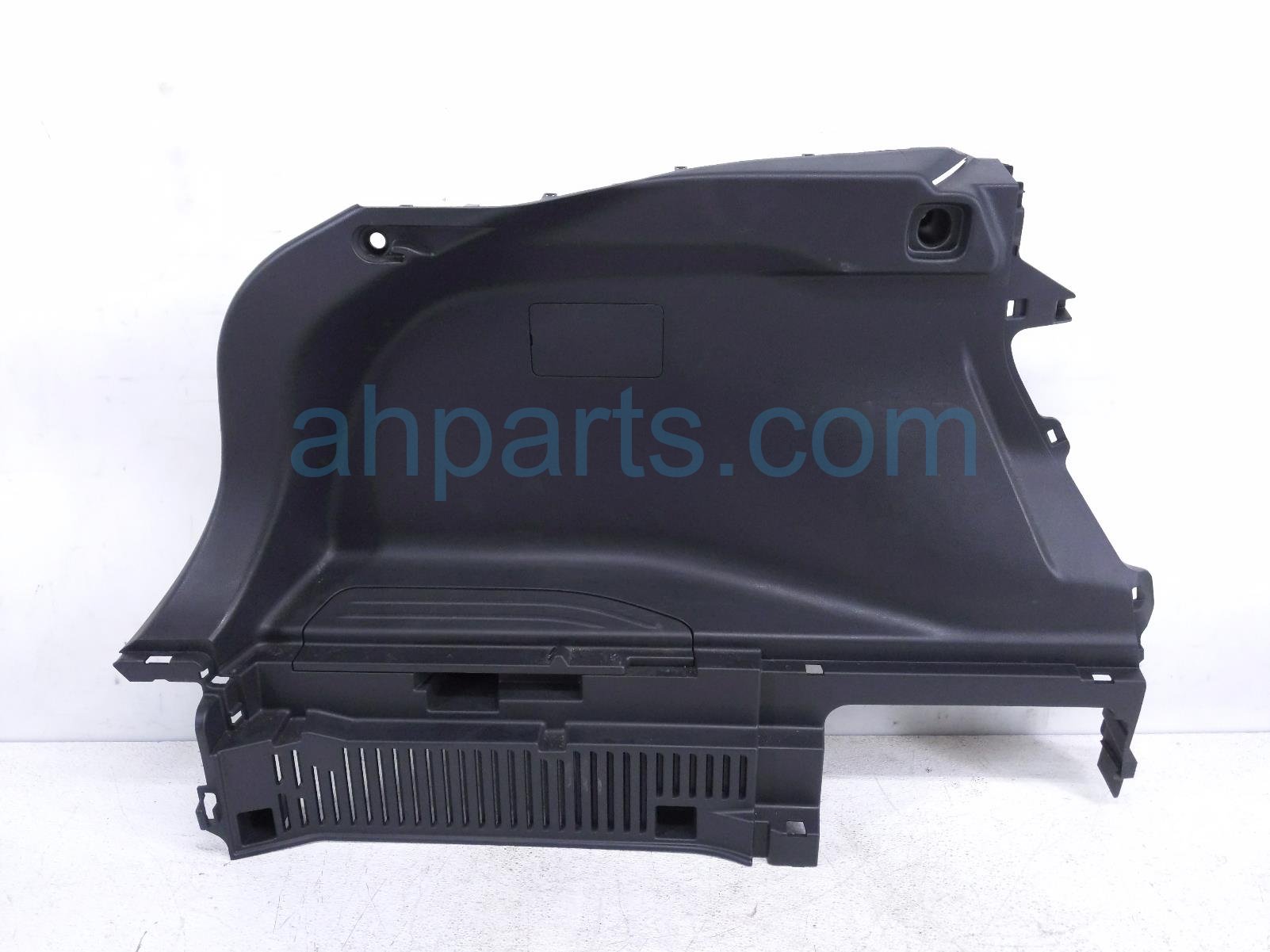 Toyota RR/LH QTR TRIM PANEL - BLK Toyota RR/LH QTR TRIM PANEL - BLK