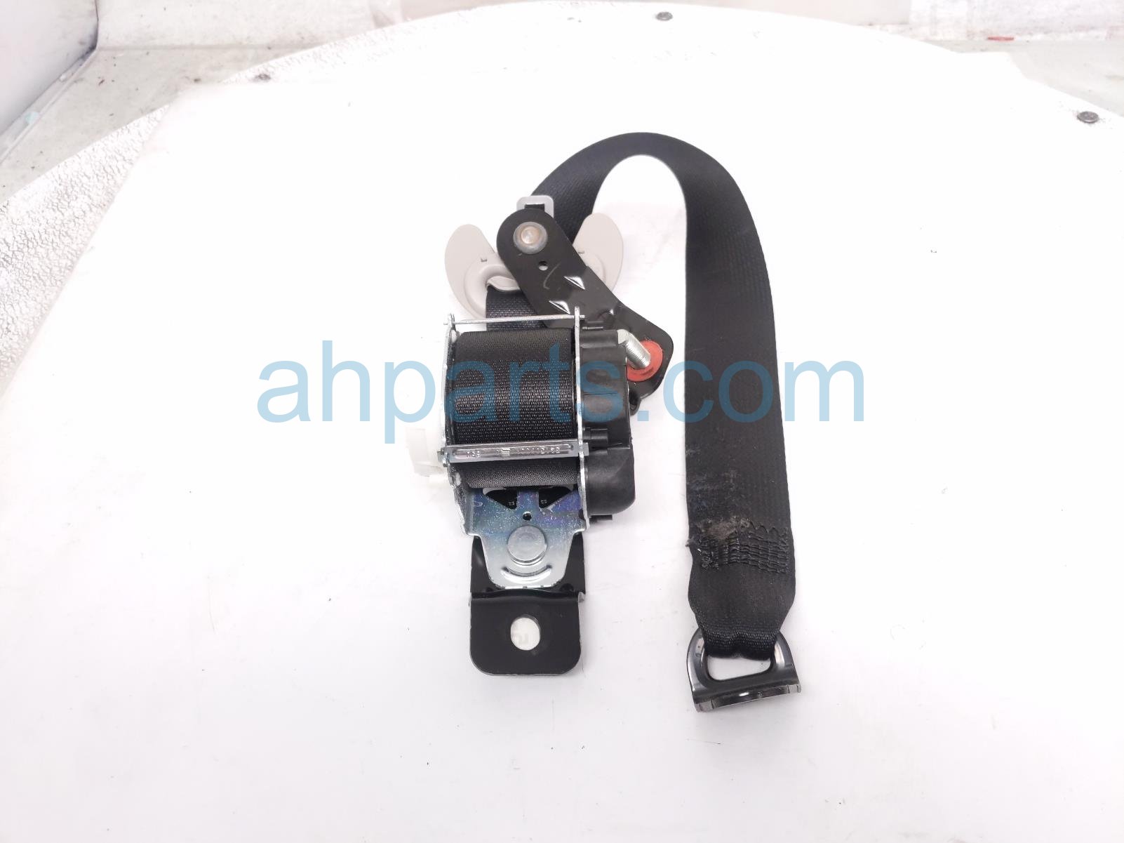 Kia 3RD ROW LH SEAT BELT - BLACK Kia 3RD ROW LH SEAT BELT - BLACK