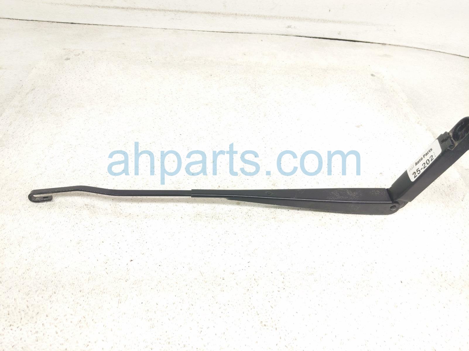 $15 Nissan RH WINDSHIELD WIPER ARM $15 Nissan RH WINDSHIELD WIPER ARM
