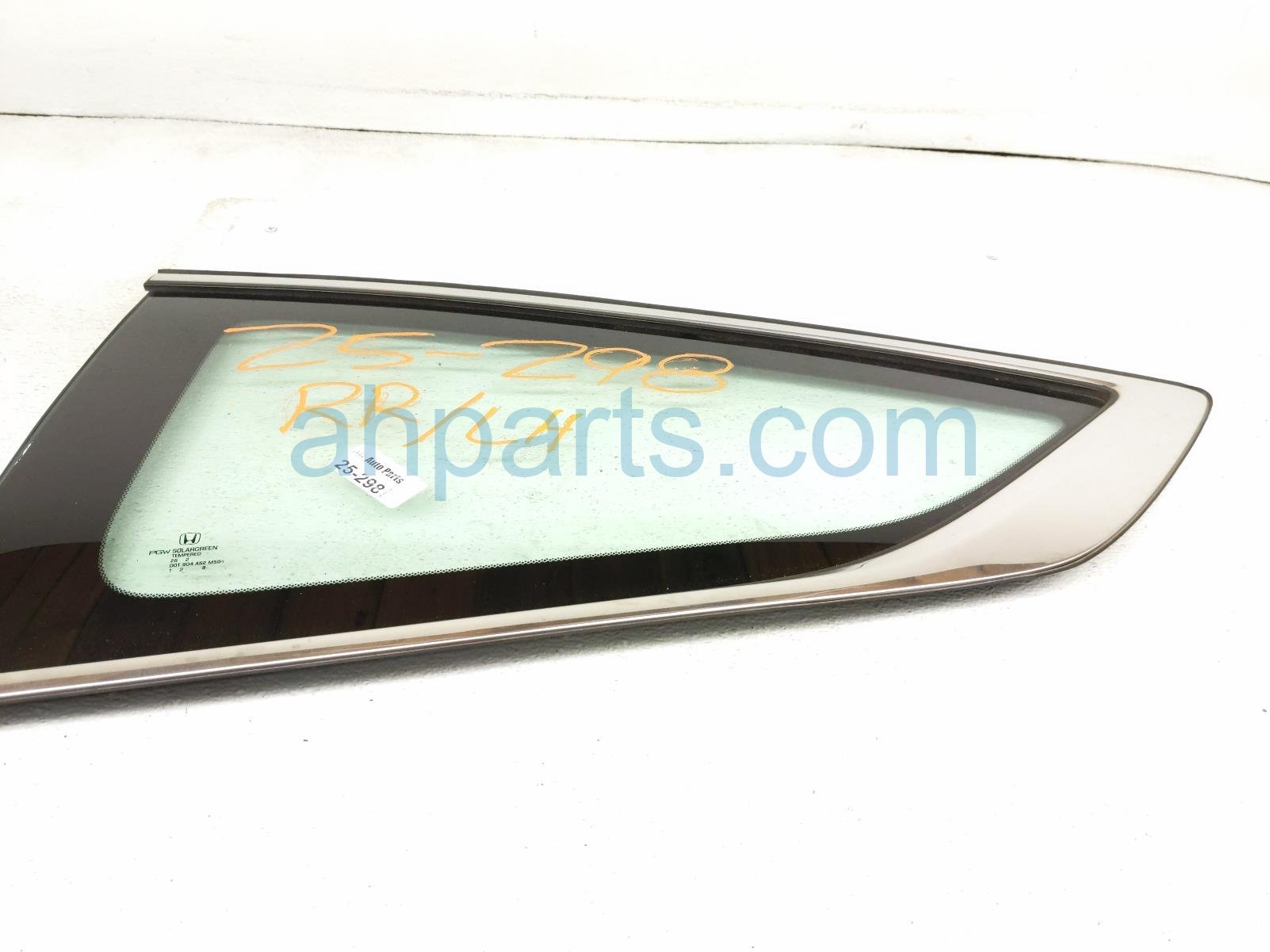Honda LH QUARTER WINDOW GLASS Honda LH QUARTER WINDOW GLASS